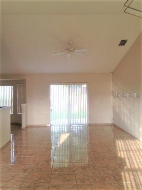 Image 3 of 8 For 8000 Aspencrest Court