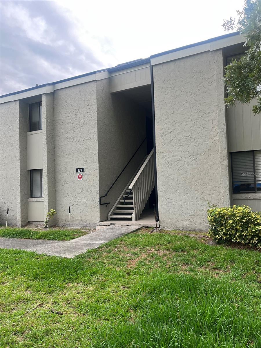 Image 4 of 42 For 129 Springwood Circle D
