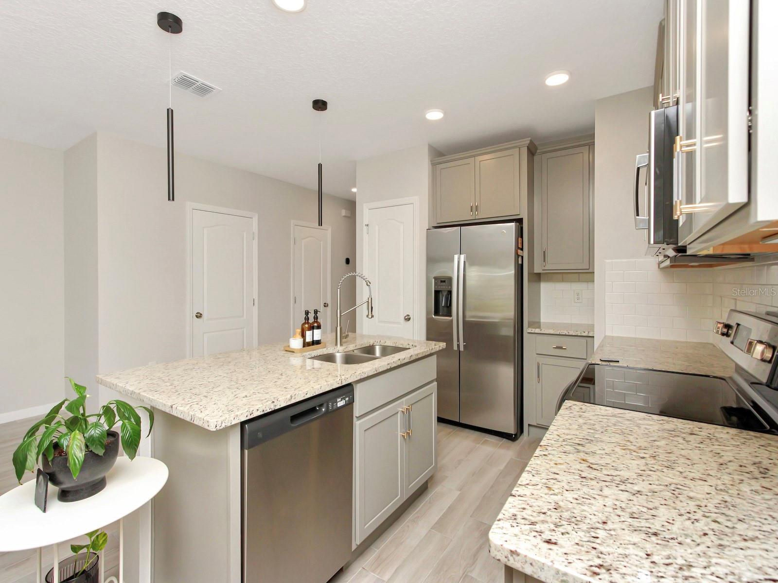 Image 6 of 43 For 2766 Narcoossee Commons Way