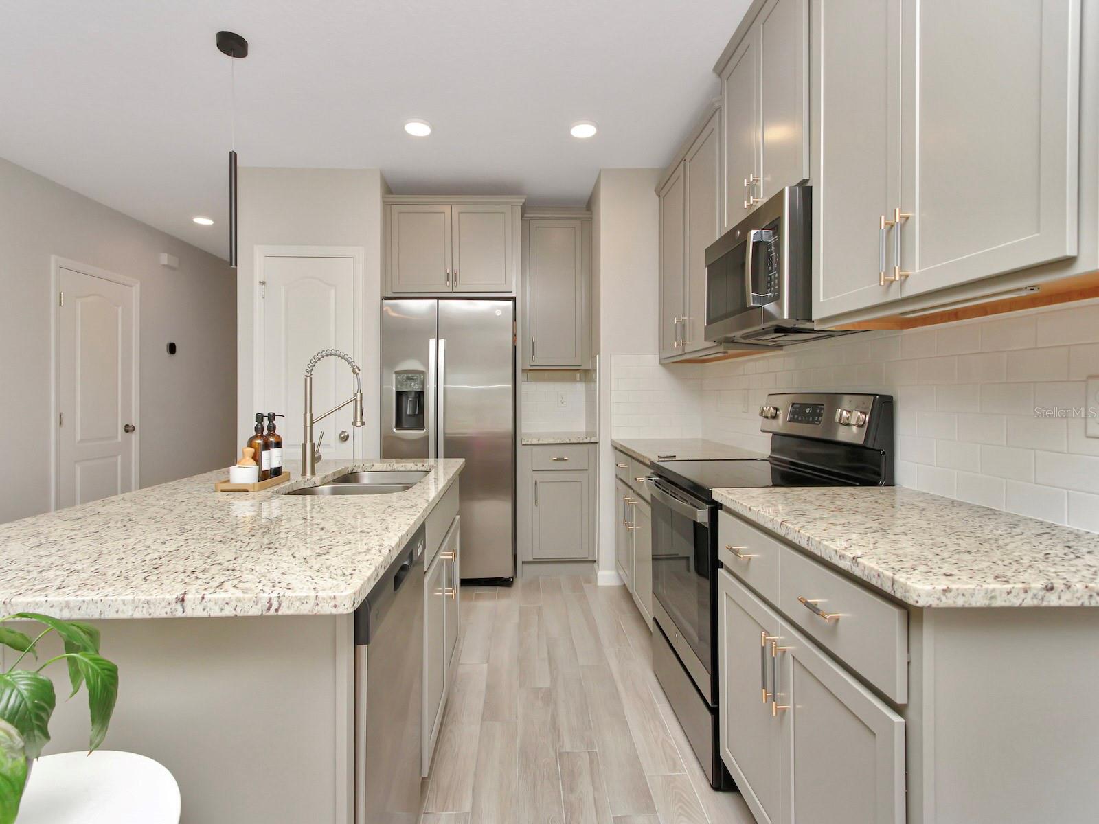 Image 7 of 43 For 2766 Narcoossee Commons Way