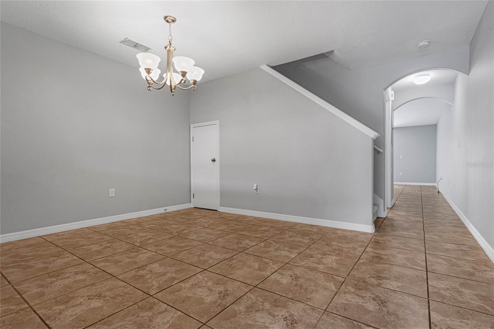 Image 5 of 22 For 260 Carina Circle 1