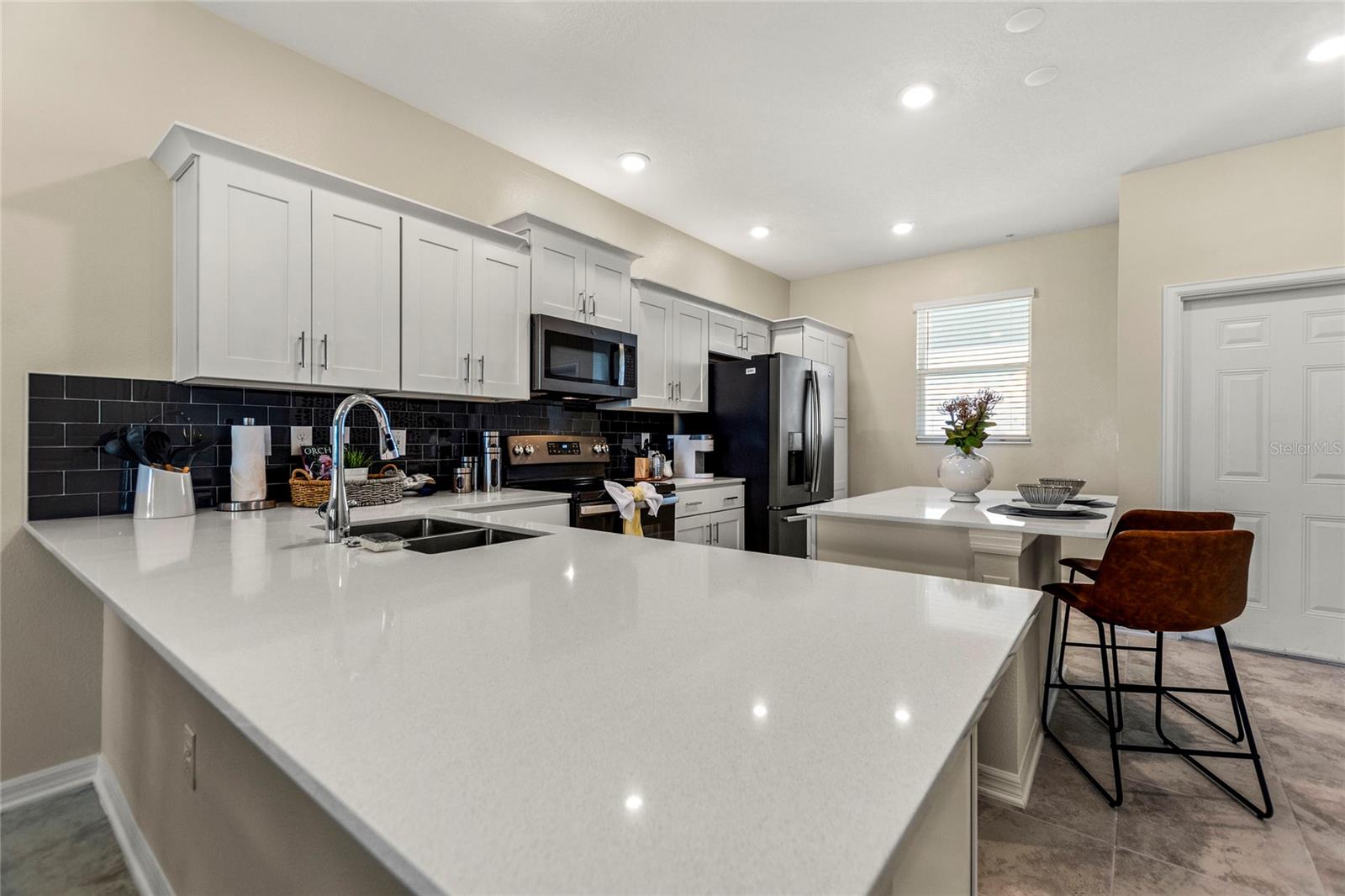 Image 6 of 50 For 3141 Paradox Circle 404