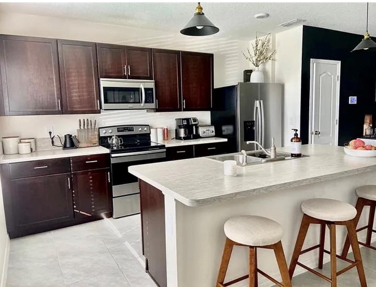 Image 2 of 18 For 1517 Southbury Drive