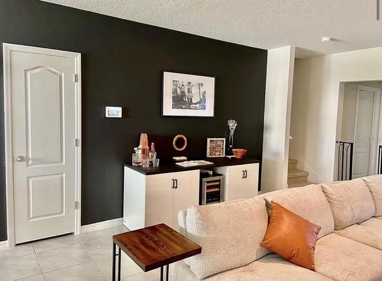 Image 3 of 18 For 1517 Southbury Drive