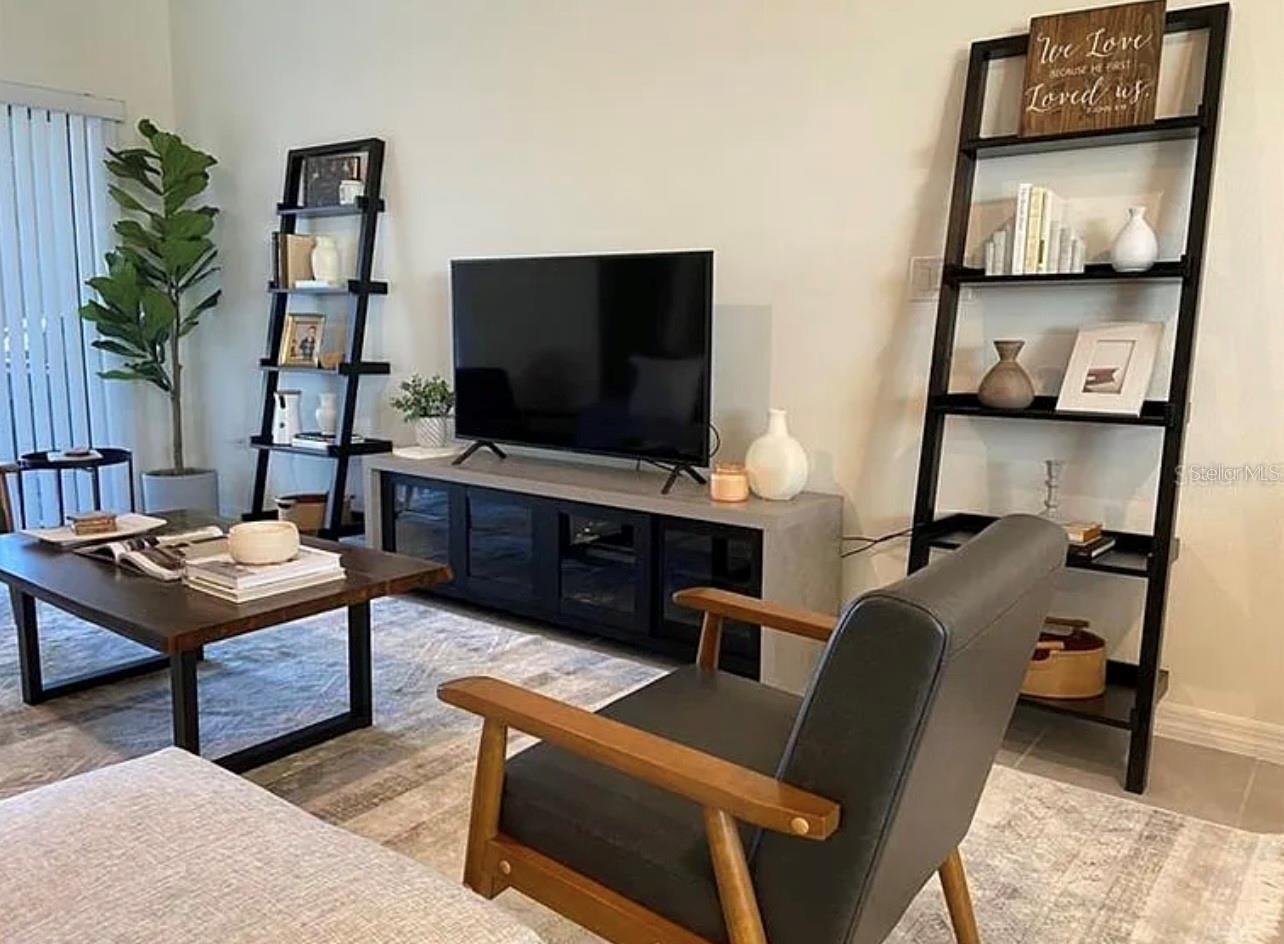 Image 5 of 18 For 1517 Southbury Drive