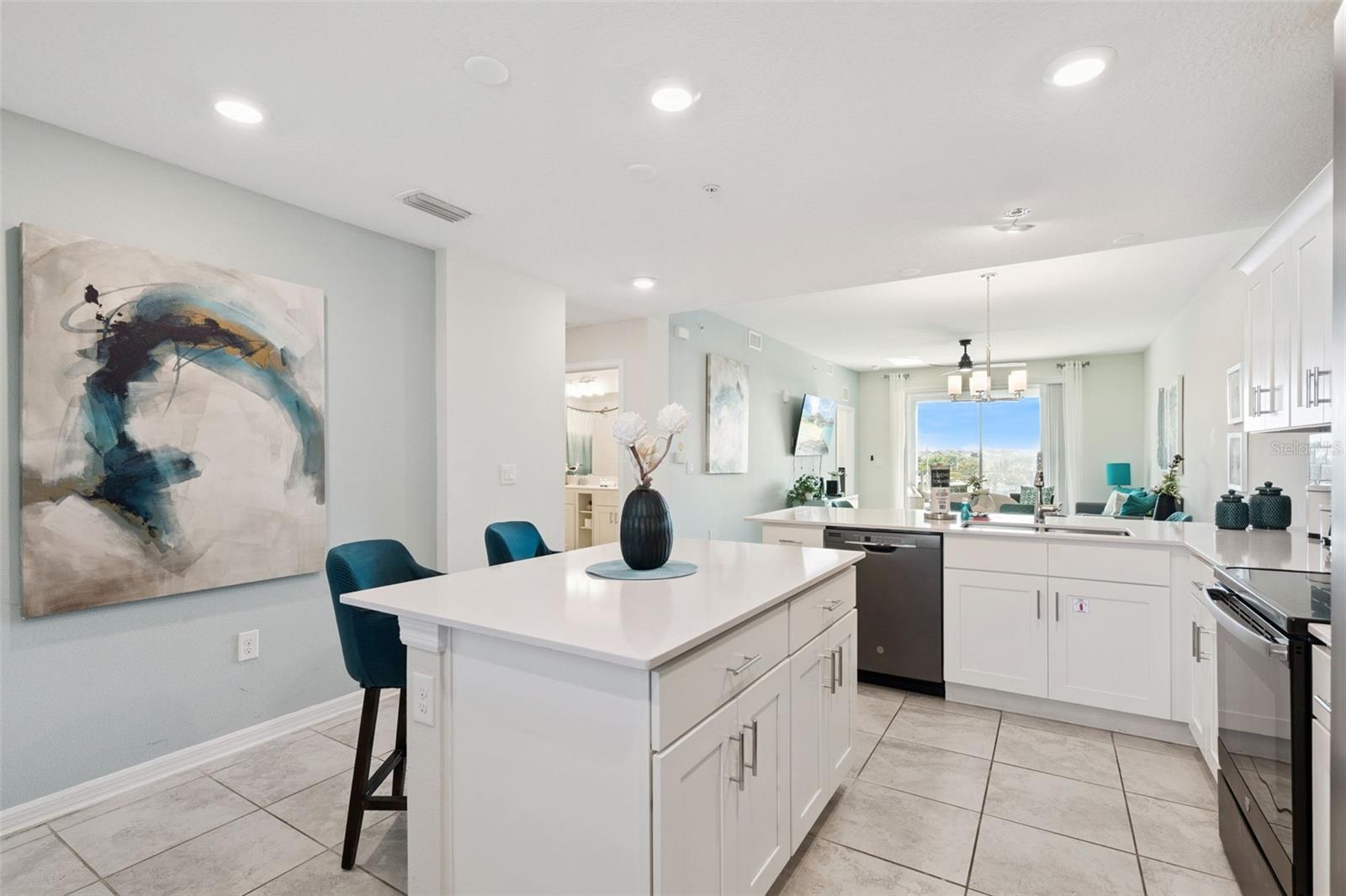 Image 11 of 66 For 3141 Paradox Circle 305