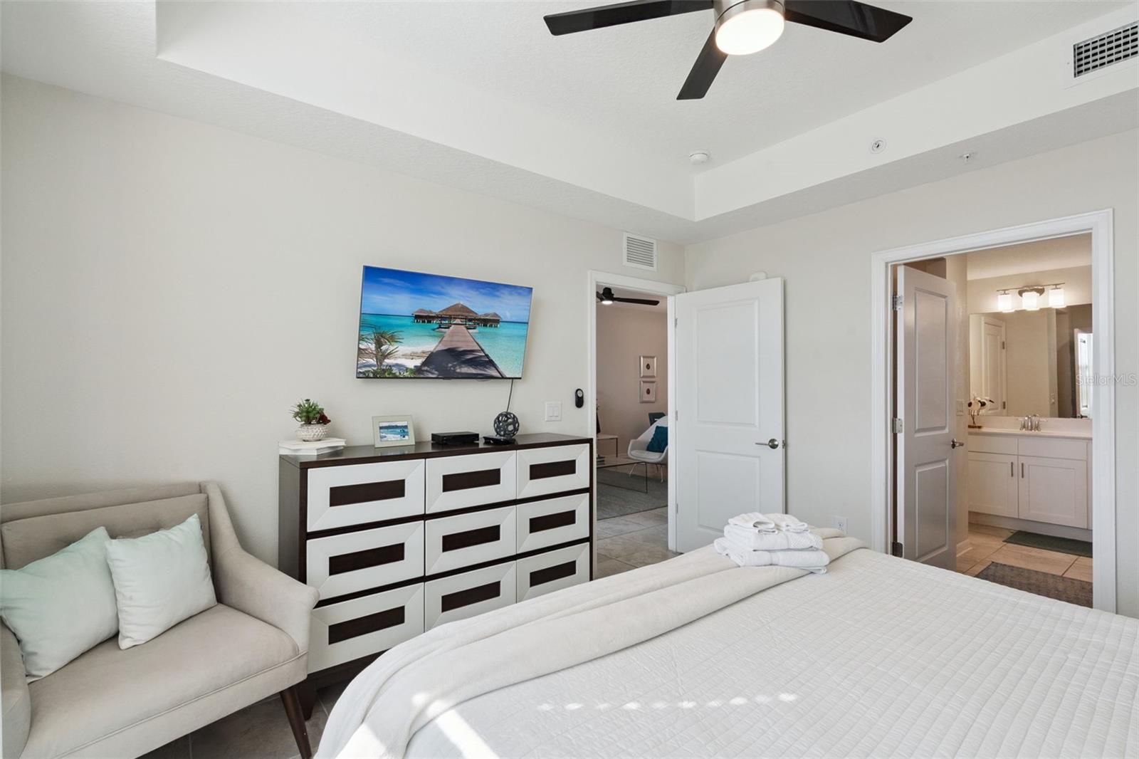 Image 17 of 66 For 3141 Paradox Circle 305