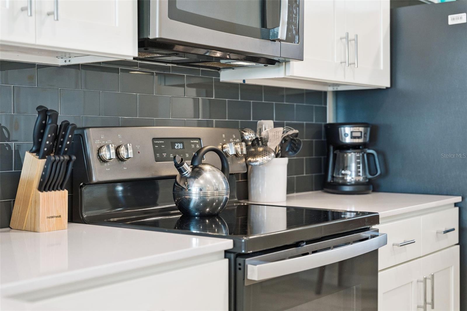 Image 22 of 66 For 3141 Paradox Circle 305