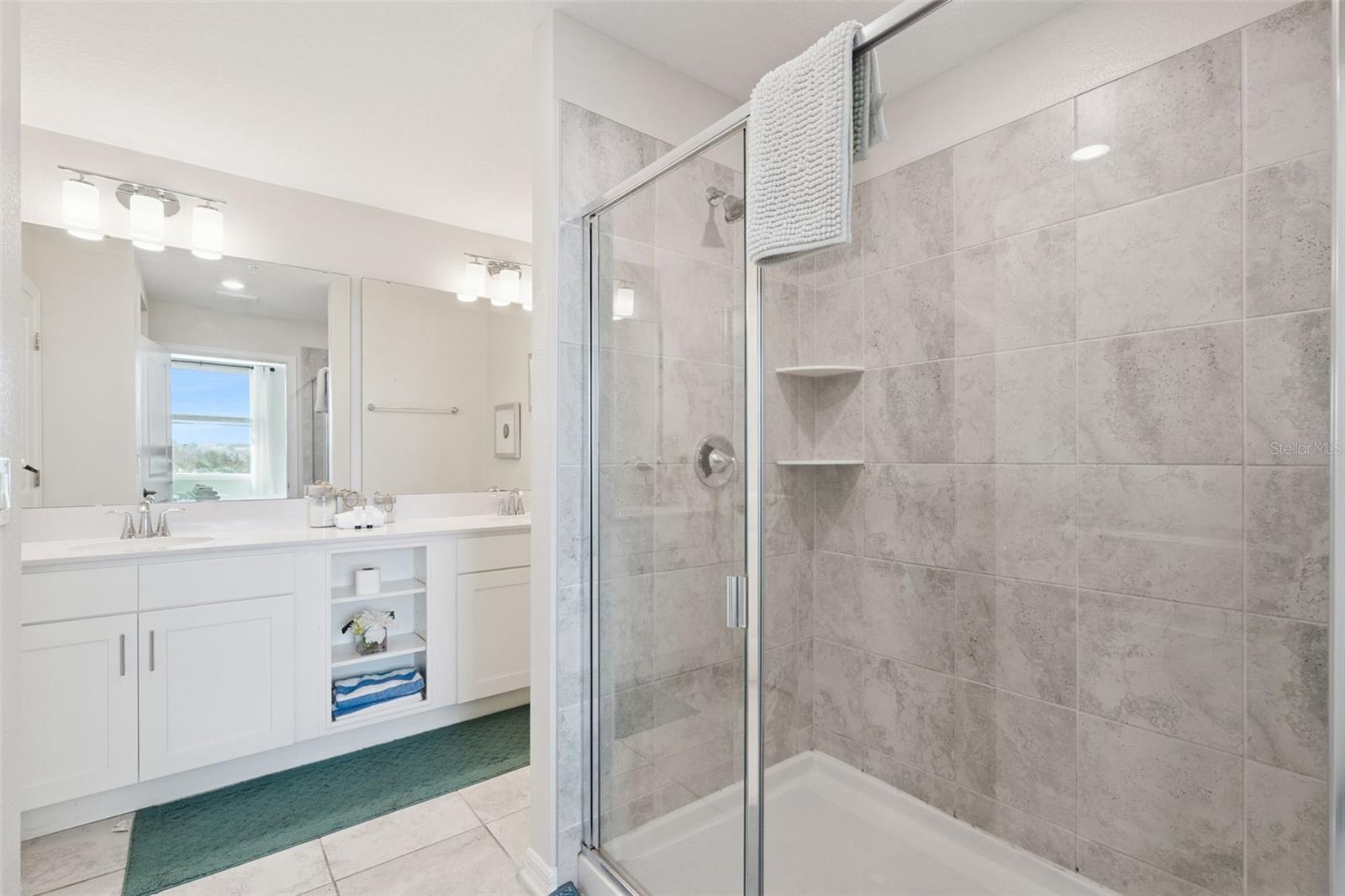 Image 29 of 66 For 3141 Paradox Circle 305