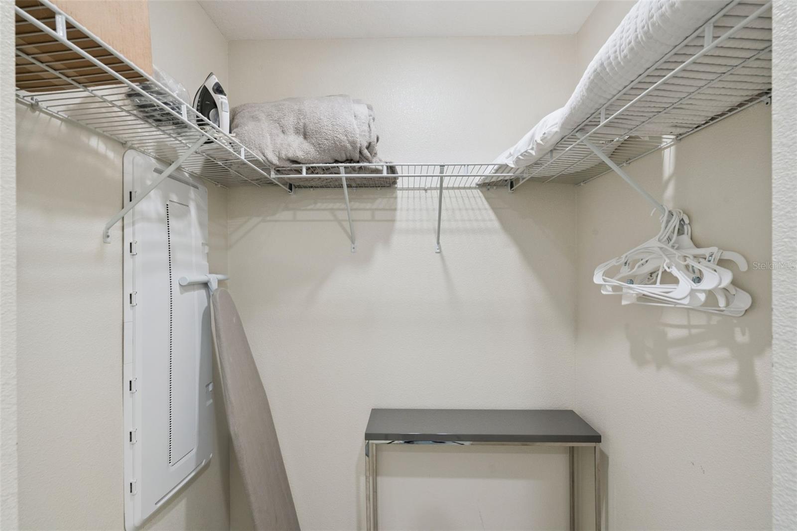 Image 31 of 66 For 3141 Paradox Circle 305