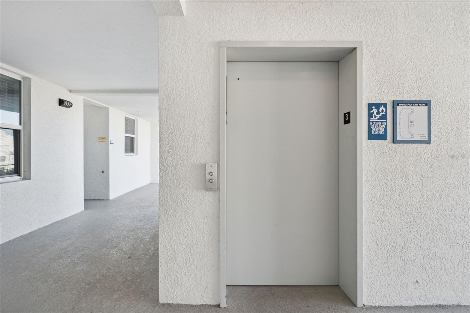 Image 36 of 66 For 3141 Paradox Circle 305