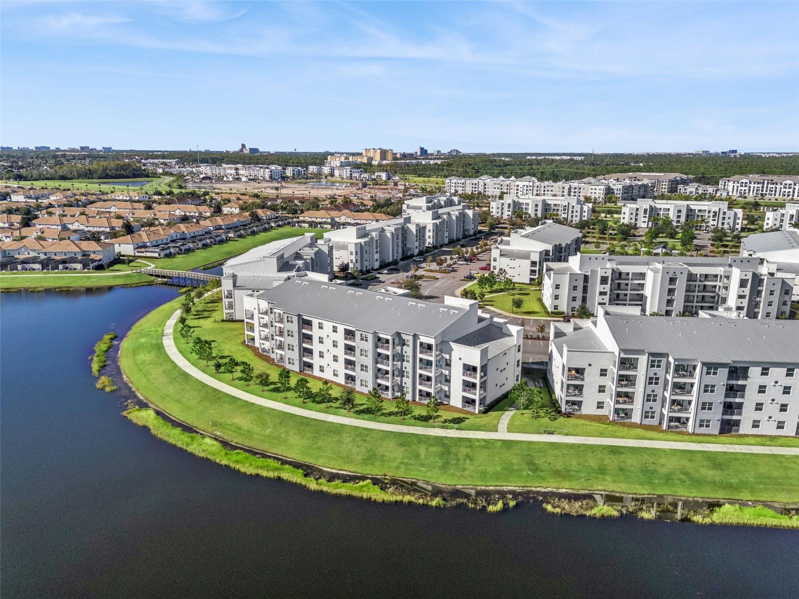 Image 43 of 66 For 3141 Paradox Circle 305