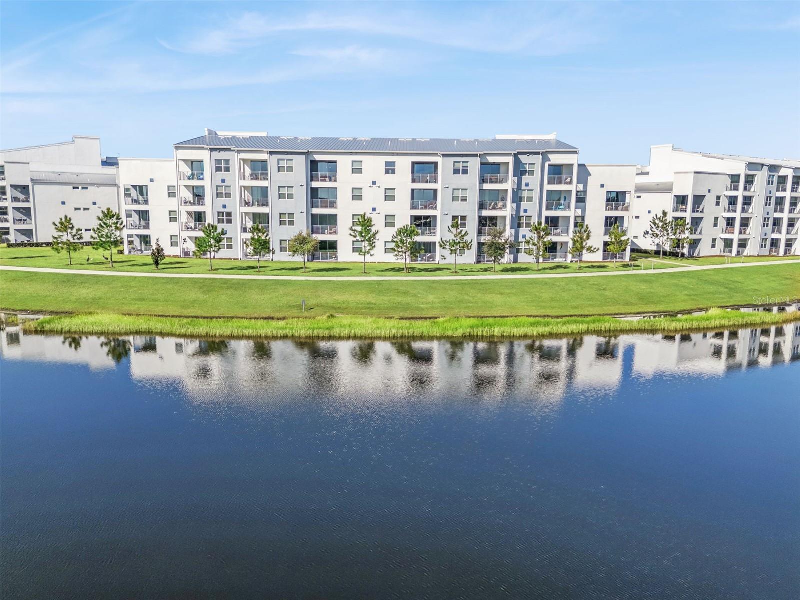 Image 44 of 66 For 3141 Paradox Circle 305