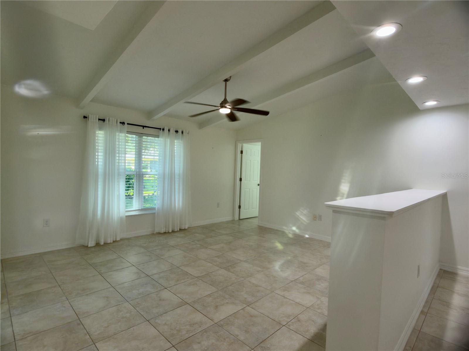 Image 4 of 20 For 4001 Oakhurst Drive 3119
