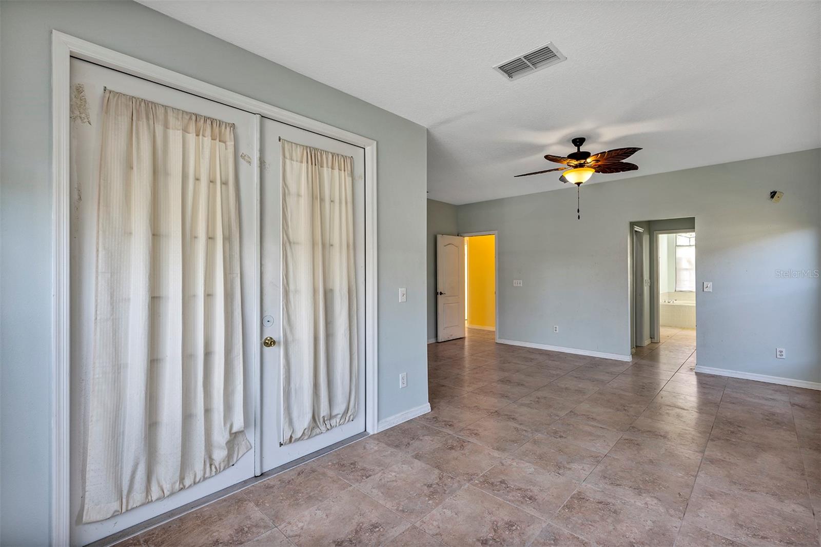 Image 14 of 48 For 20423 Melville Street