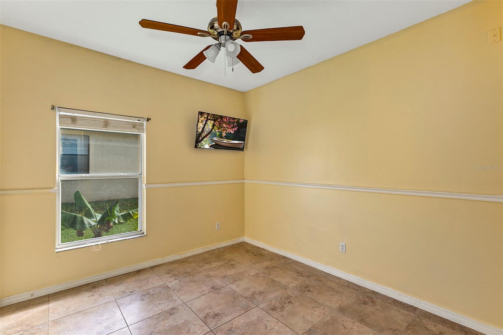 Image 19 of 48 For 20423 Melville Street