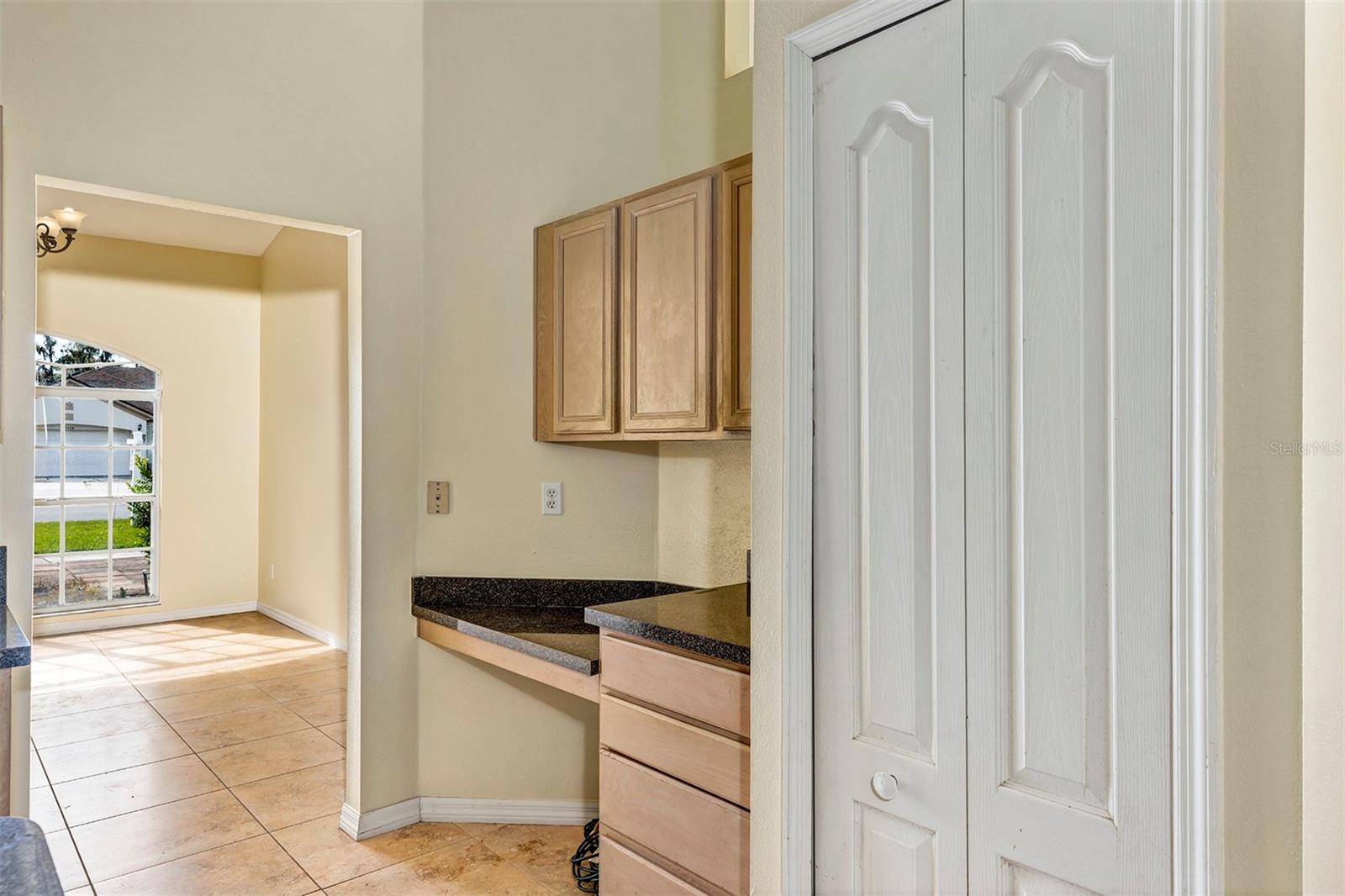 Image 32 of 48 For 20423 Melville Street