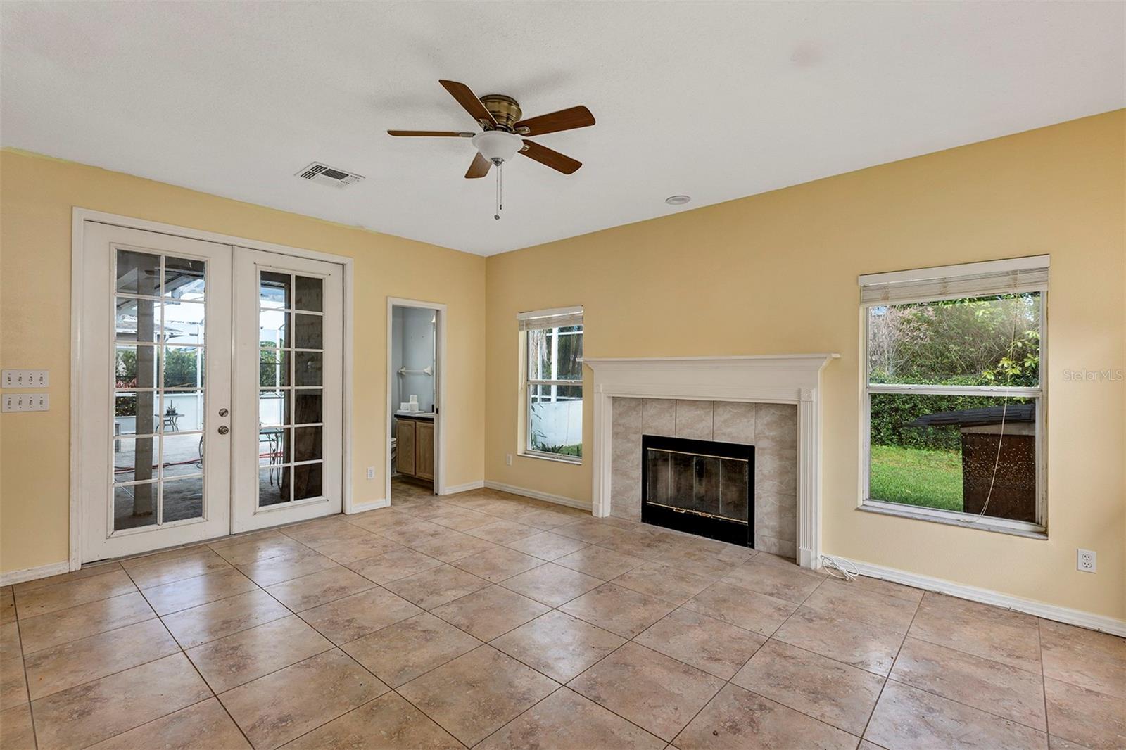 Image 35 of 48 For 20423 Melville Street