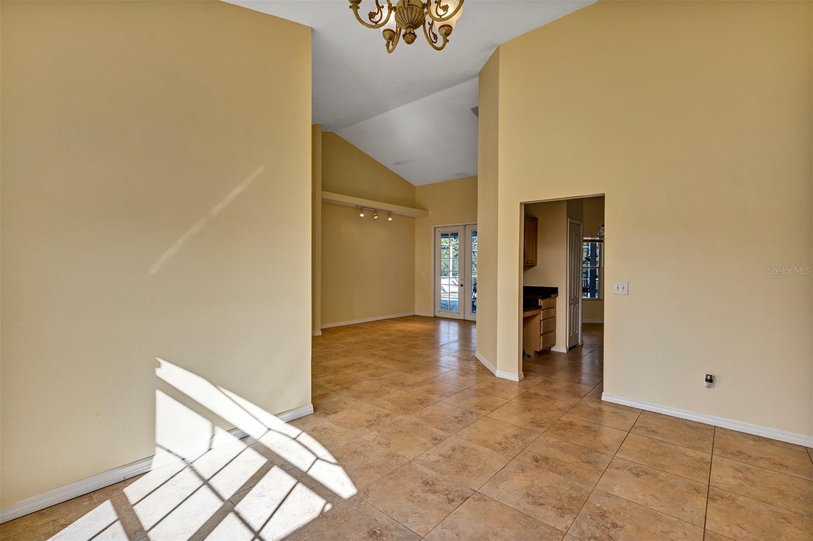 Image 6 of 48 For 20423 Melville Street