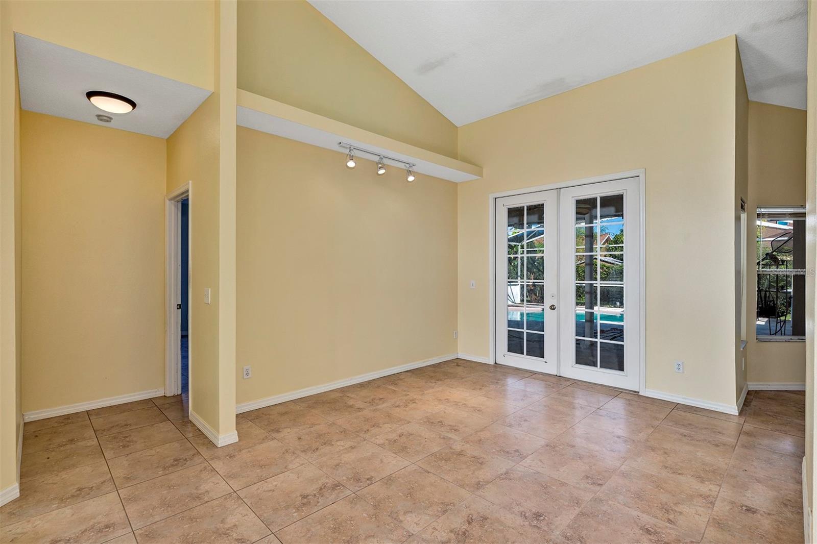 Image 7 of 48 For 20423 Melville Street