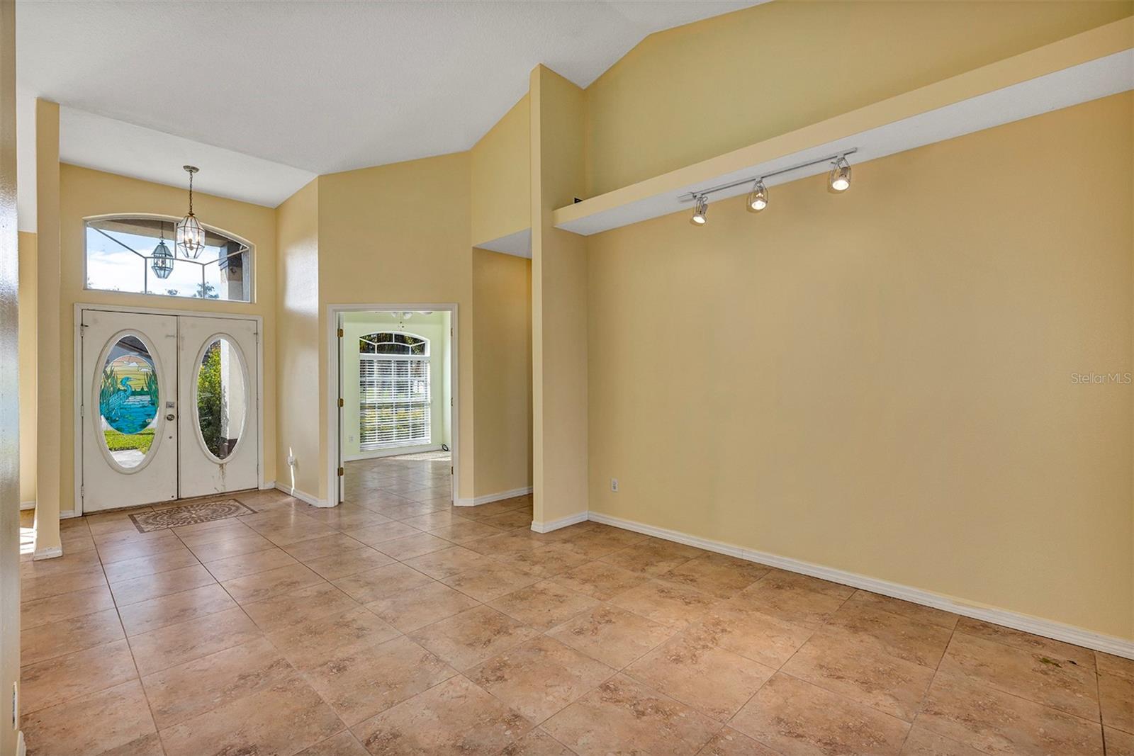 Image 8 of 48 For 20423 Melville Street