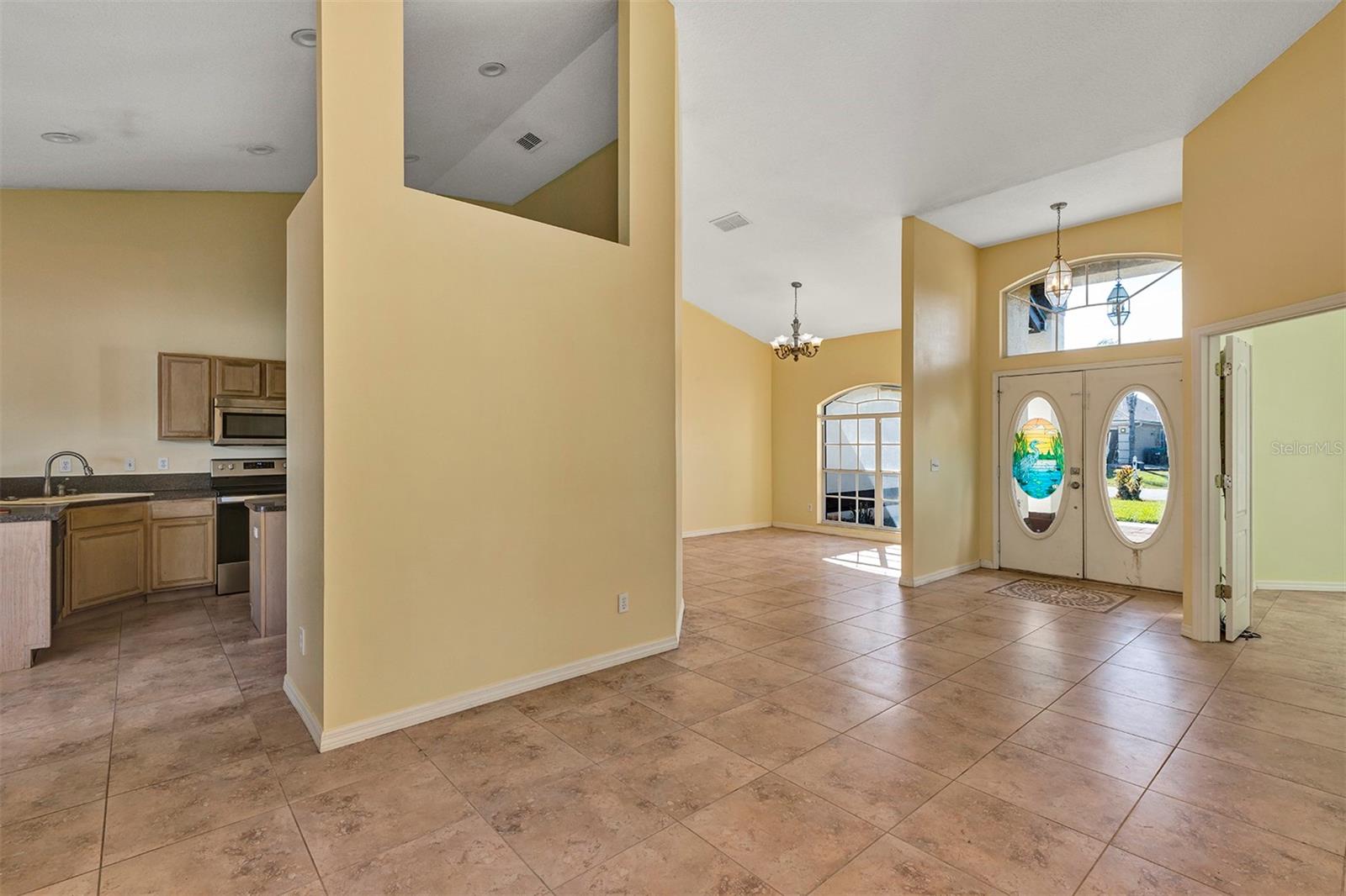 Image 9 of 48 For 20423 Melville Street