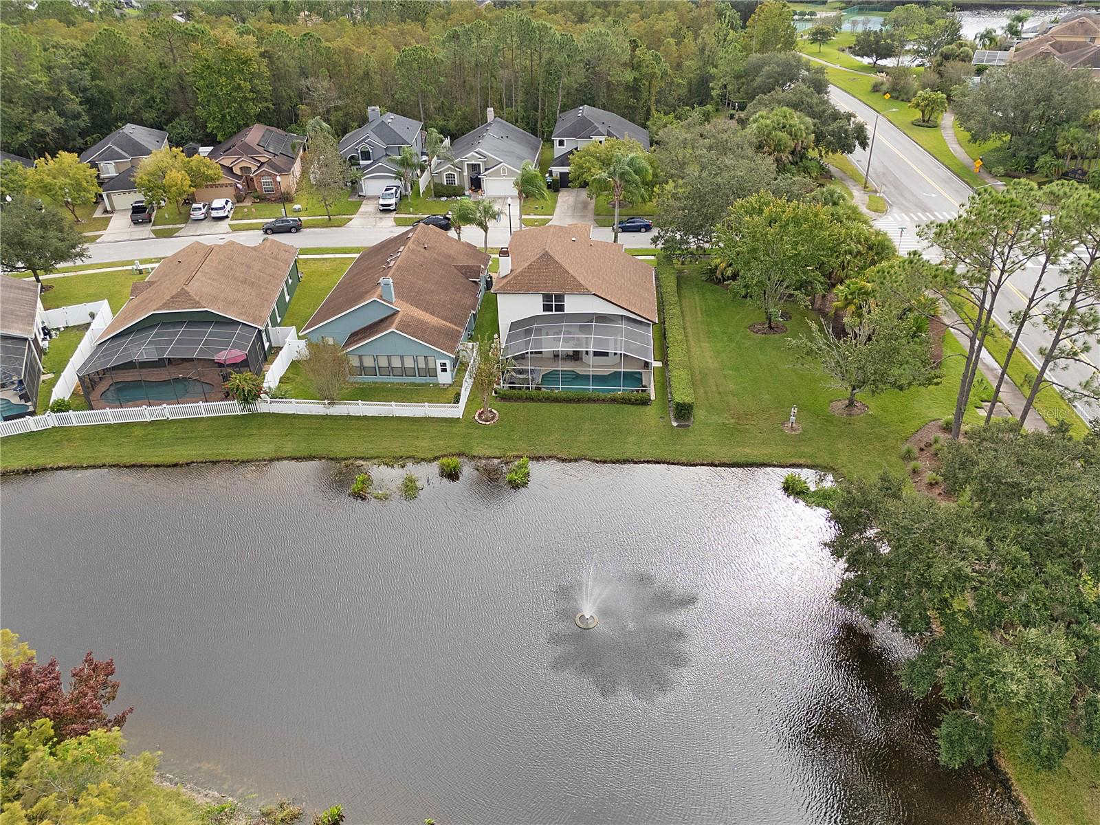 Image 4 of 50 For 944 Maple Creek Drive