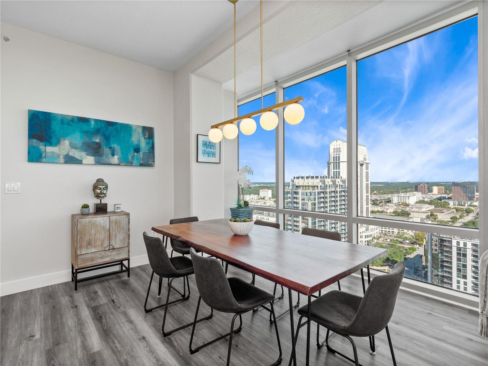 Image 16 of 35 For 150 Robinson Street 2411