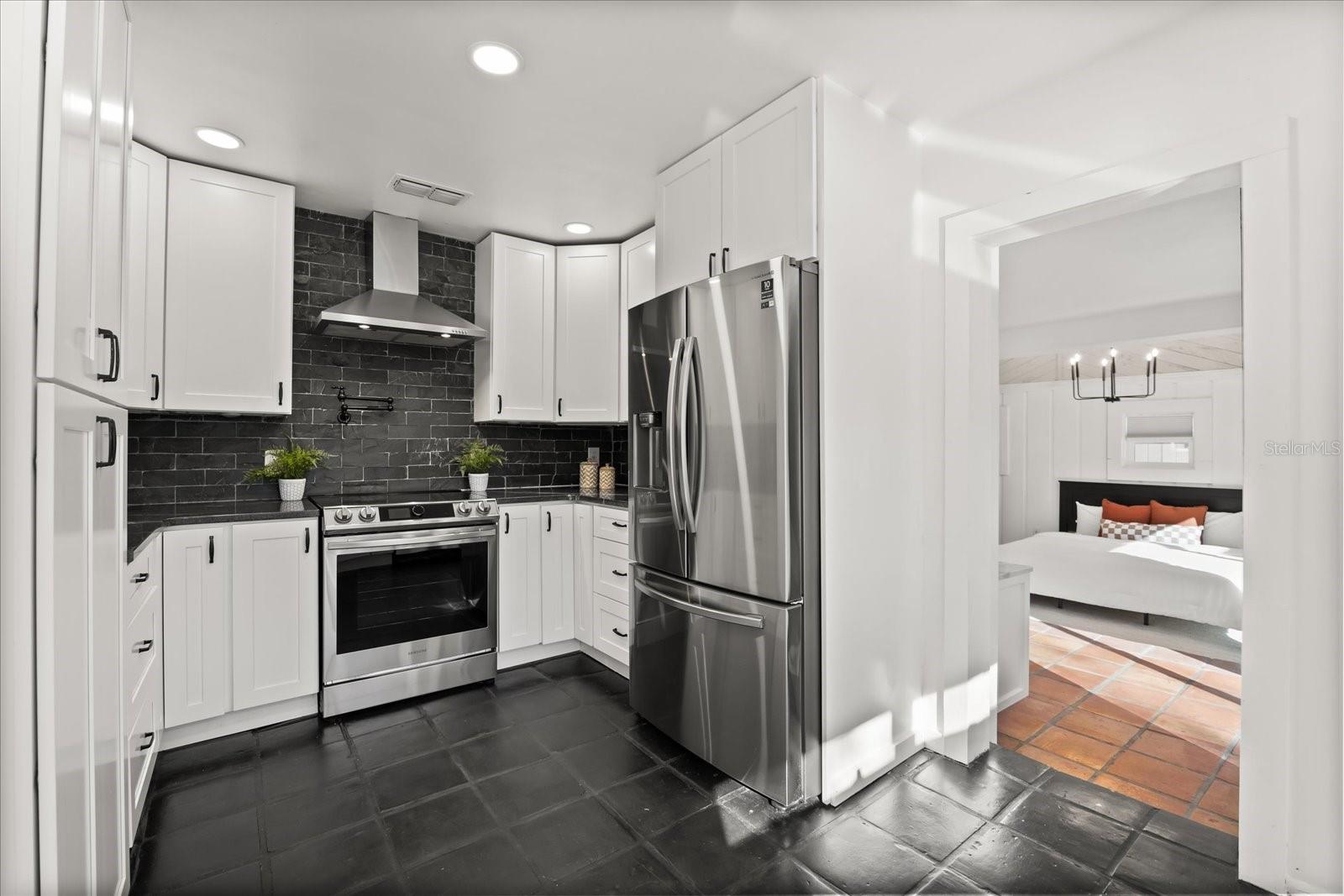 Image 11 of 23 For 1655 Sunnyside Drive