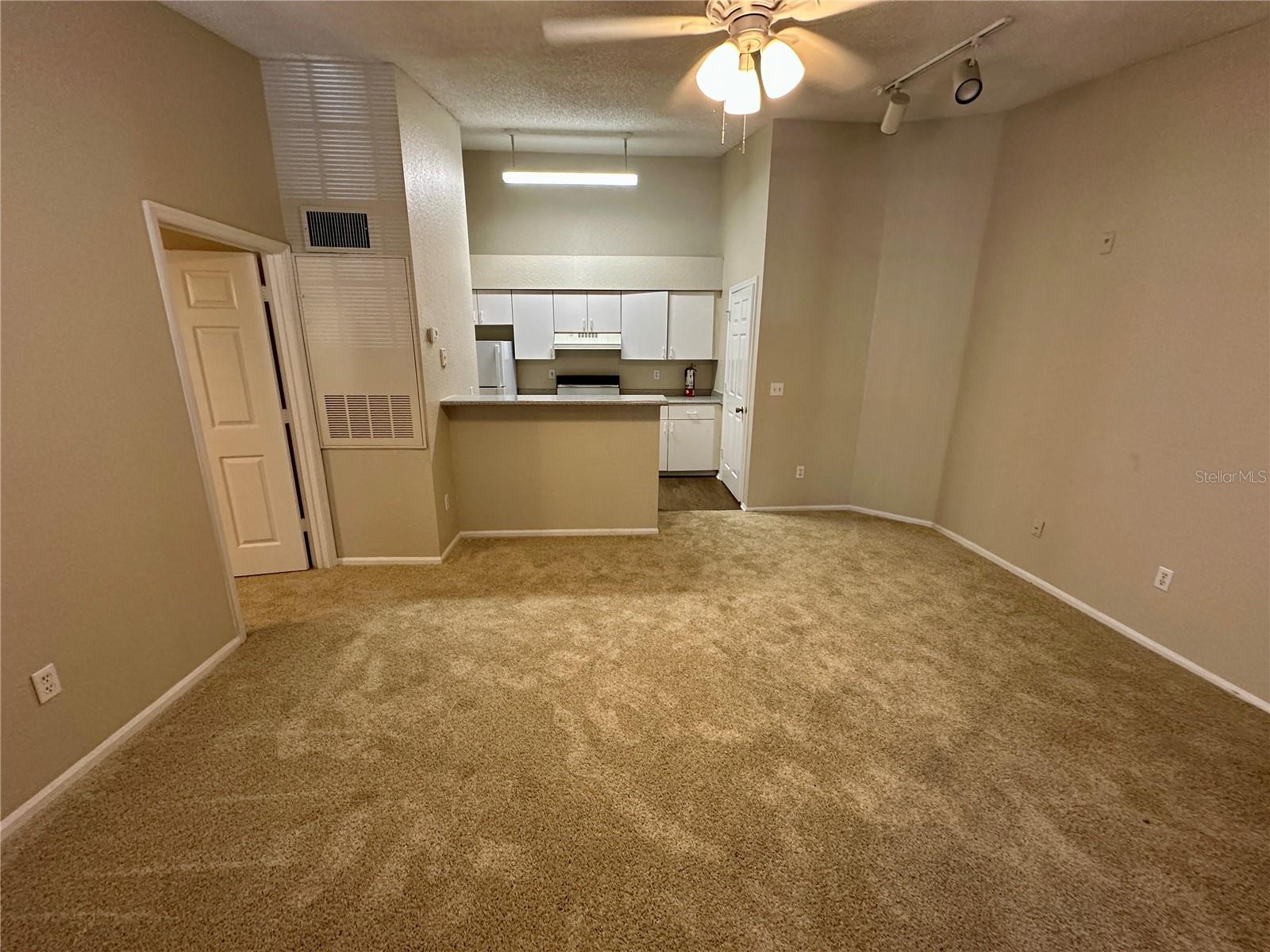 Image 4 of 14 For 2201 Metropolitan Way 1433