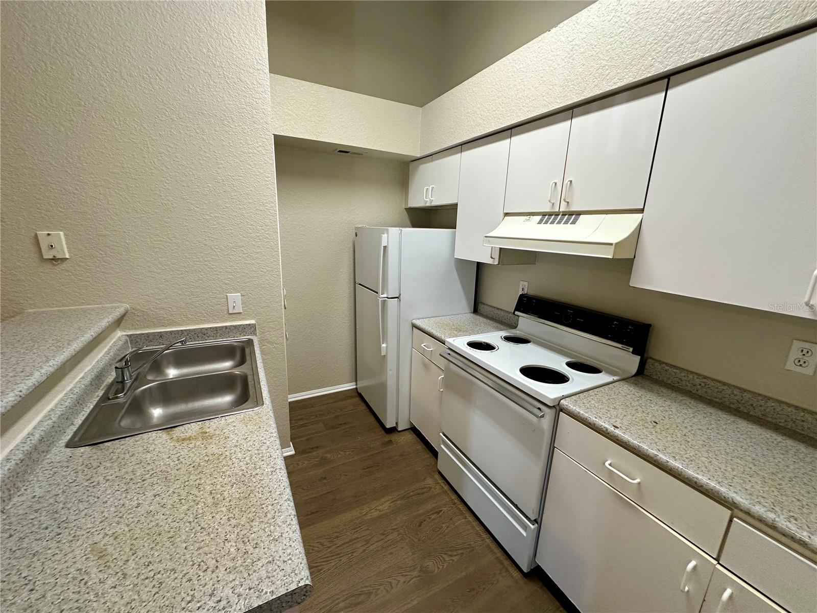 Image 5 of 14 For 2201 Metropolitan Way 1433