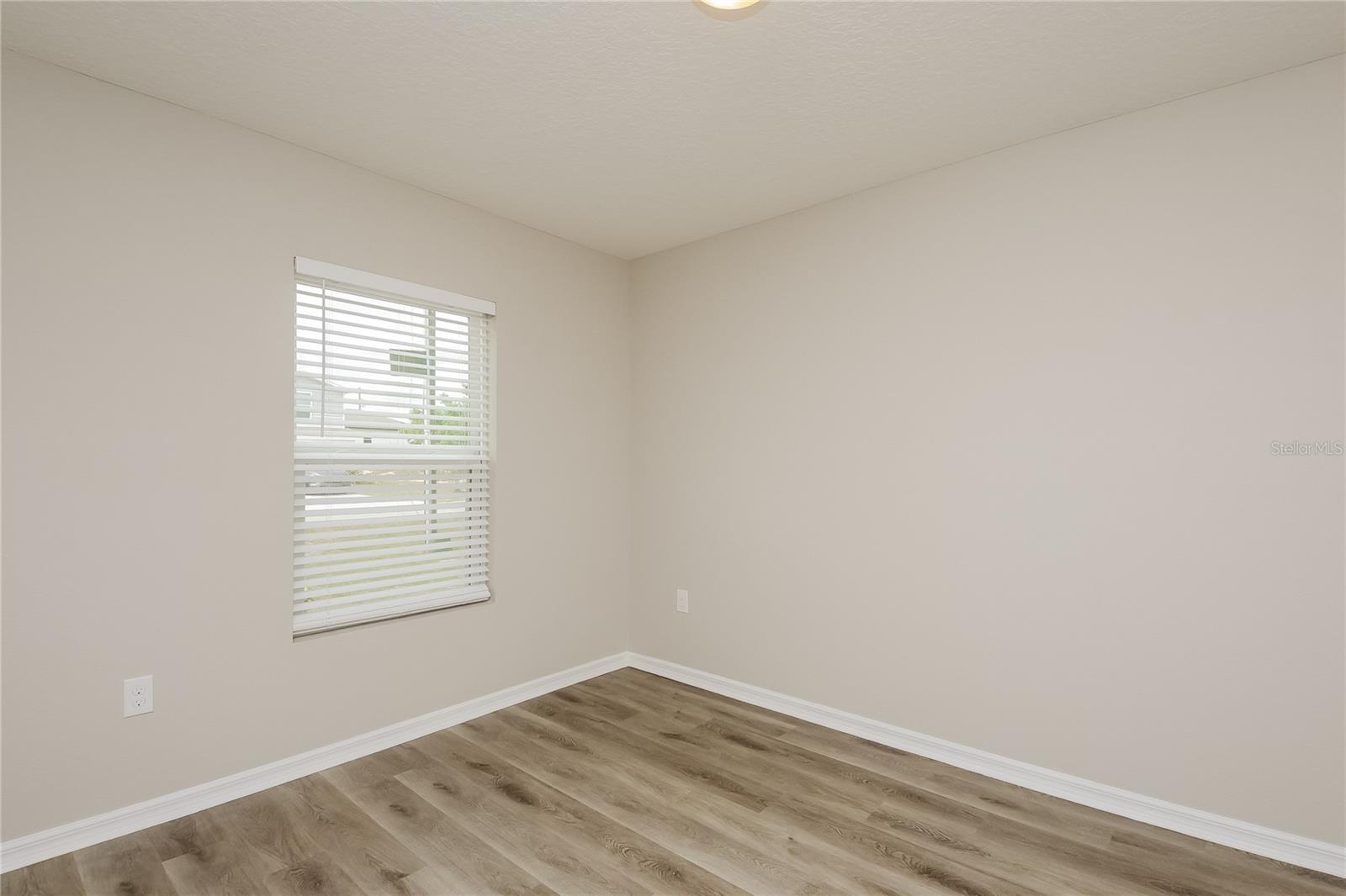 Image 11 of 17 For 318 Fern Court