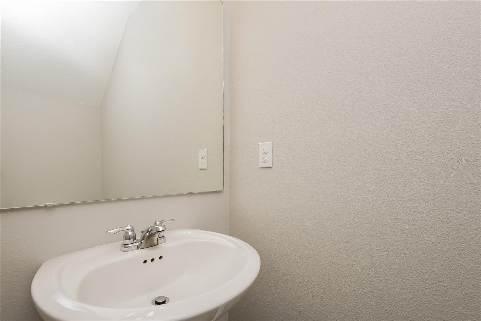 Image 14 of 17 For 318 Fern Court