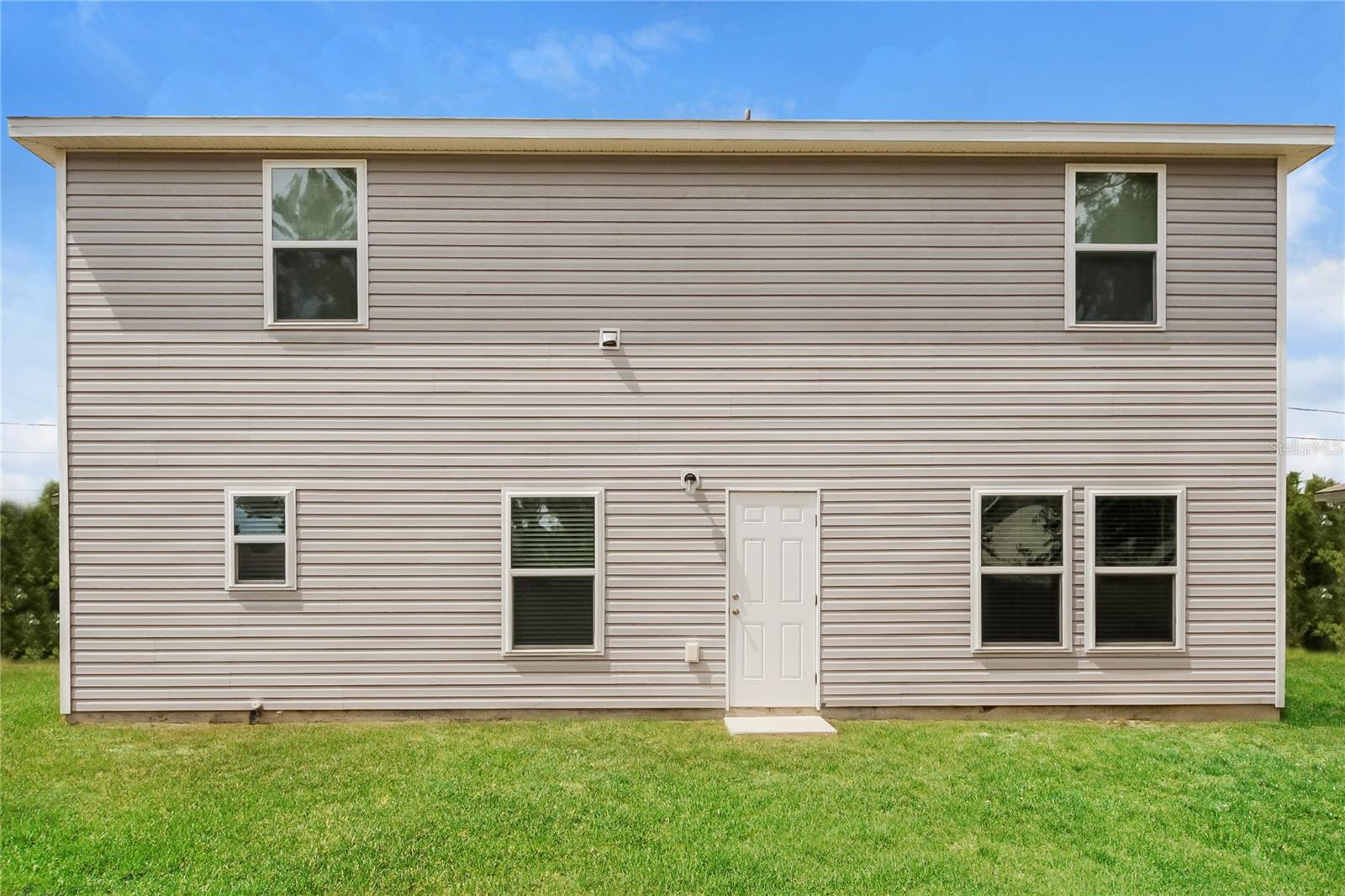 Image 15 of 17 For 318 Fern Court