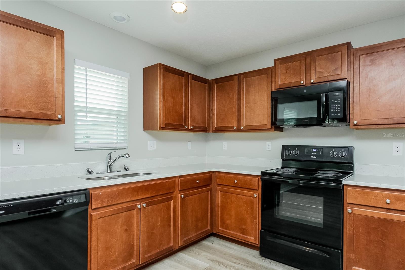 Image 6 of 17 For 318 Fern Court