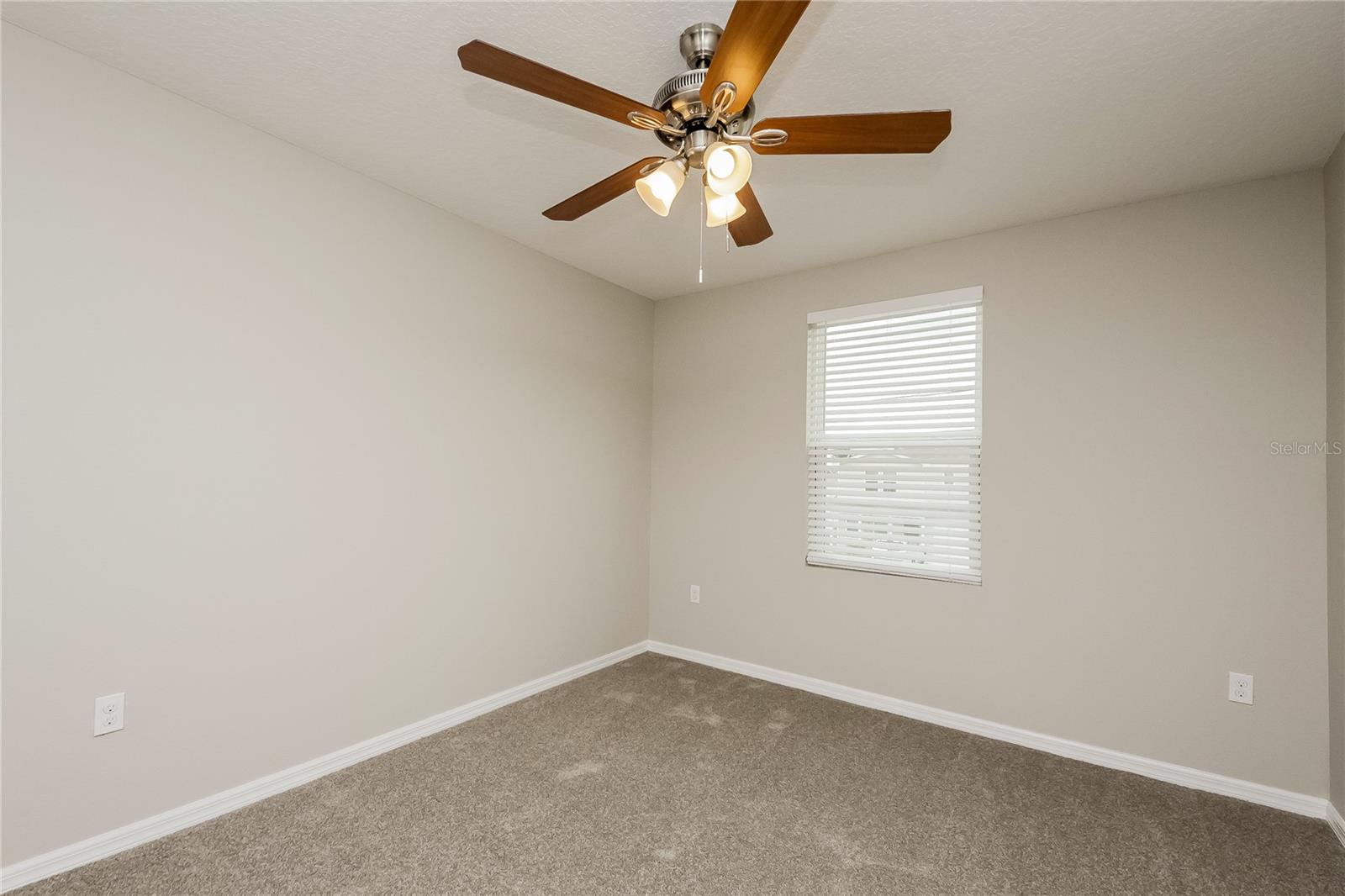 Image 9 of 17 For 318 Fern Court