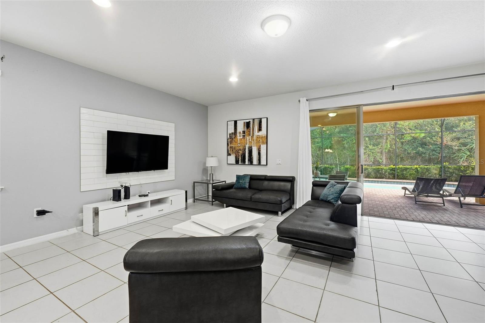 Image 16 of 51 For 8824 Bengal Court