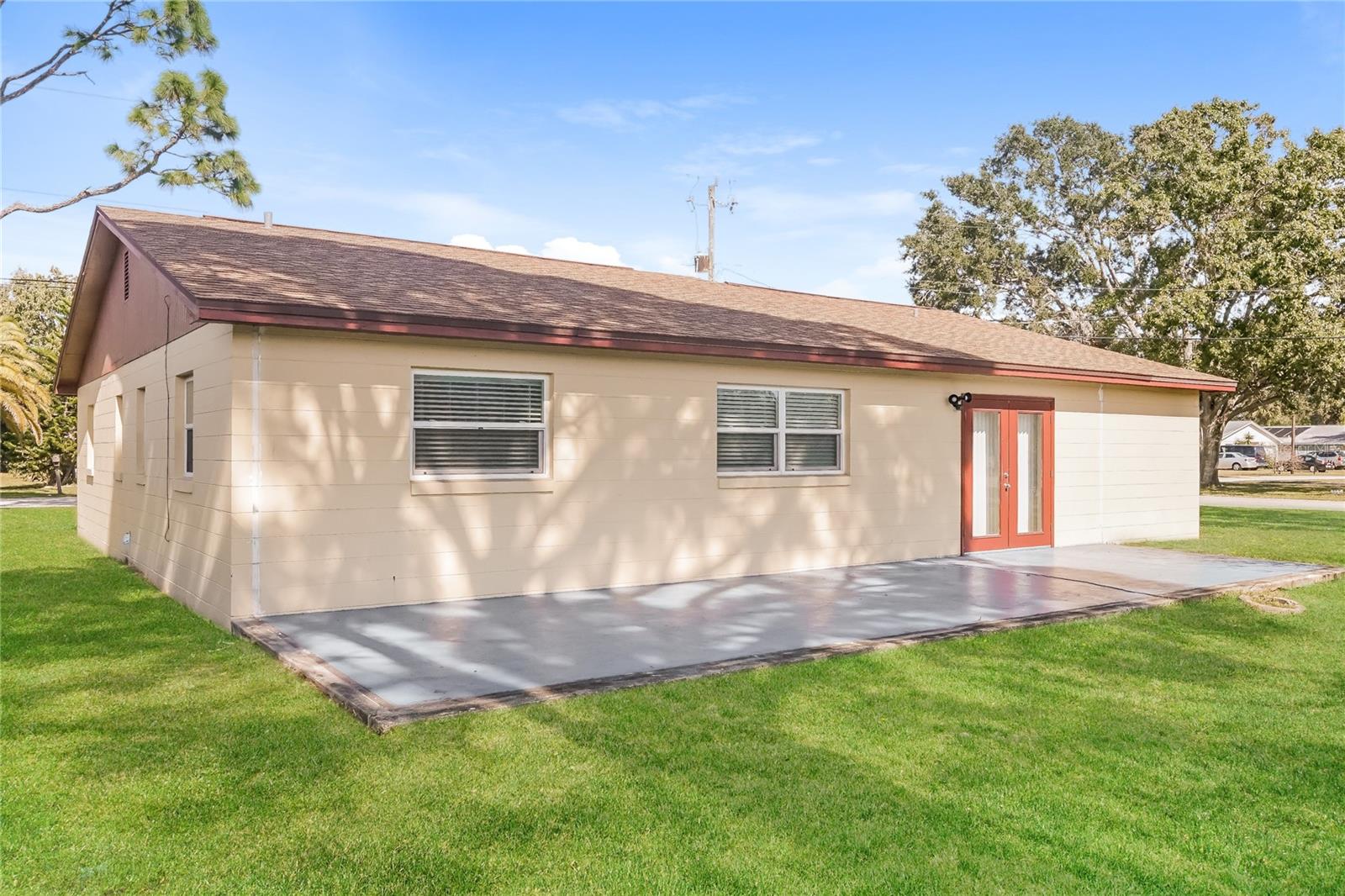 Image 14 of 16 For 301 Farmbrook Road