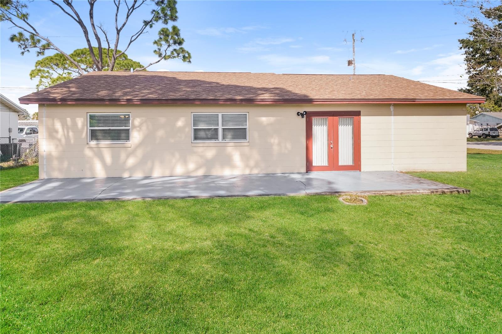 Image 15 of 16 For 301 Farmbrook Road