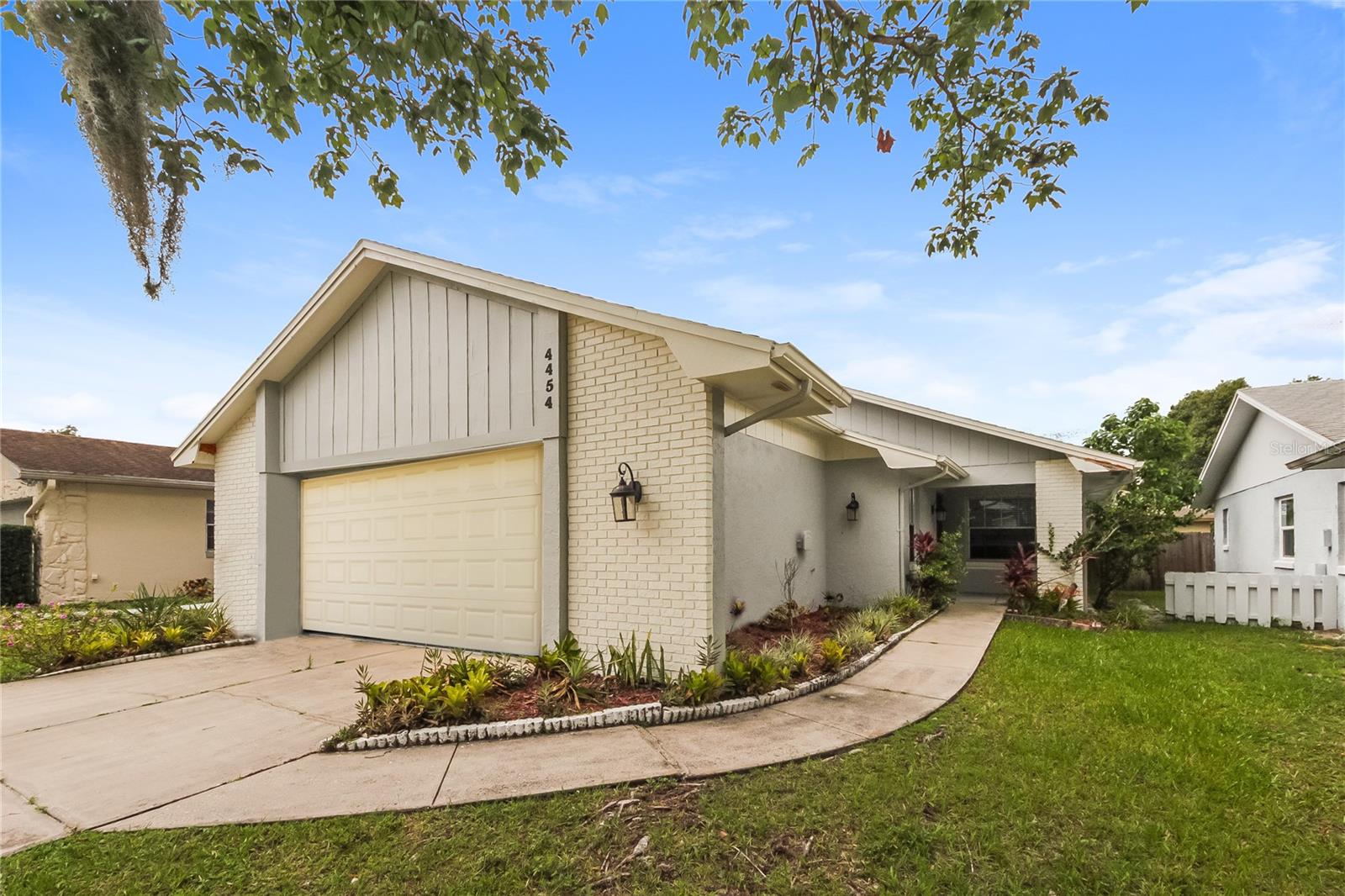 Image 2 of 16 For 4454 Sandhurst Drive