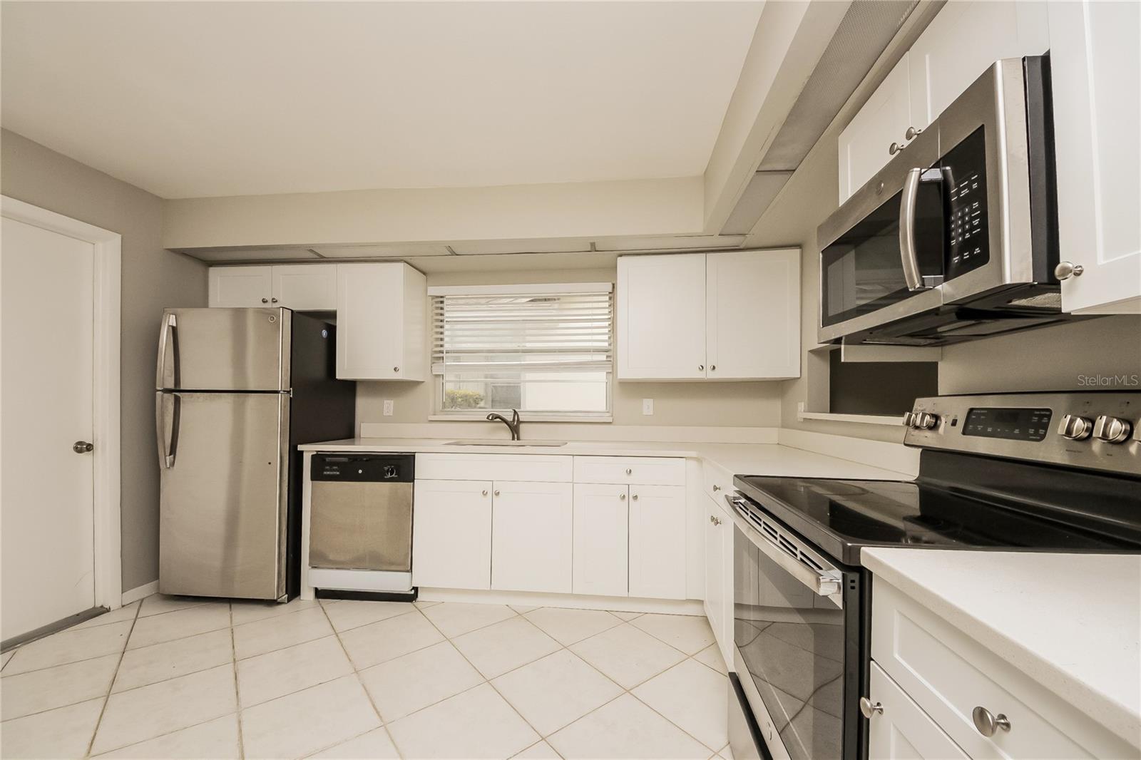 Image 5 of 16 For 4454 Sandhurst Drive