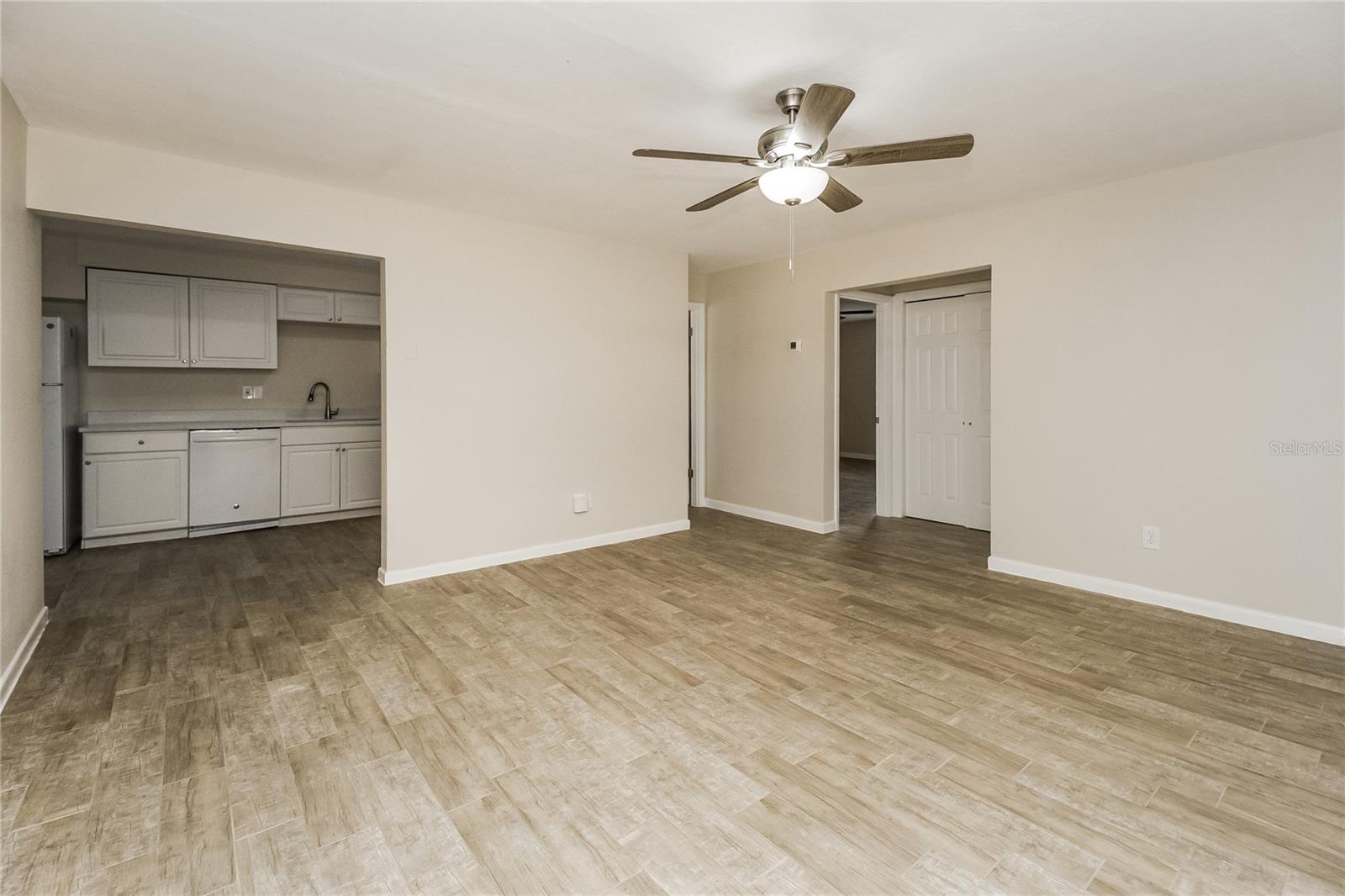 Image 4 of 16 For 2065 West Parkway