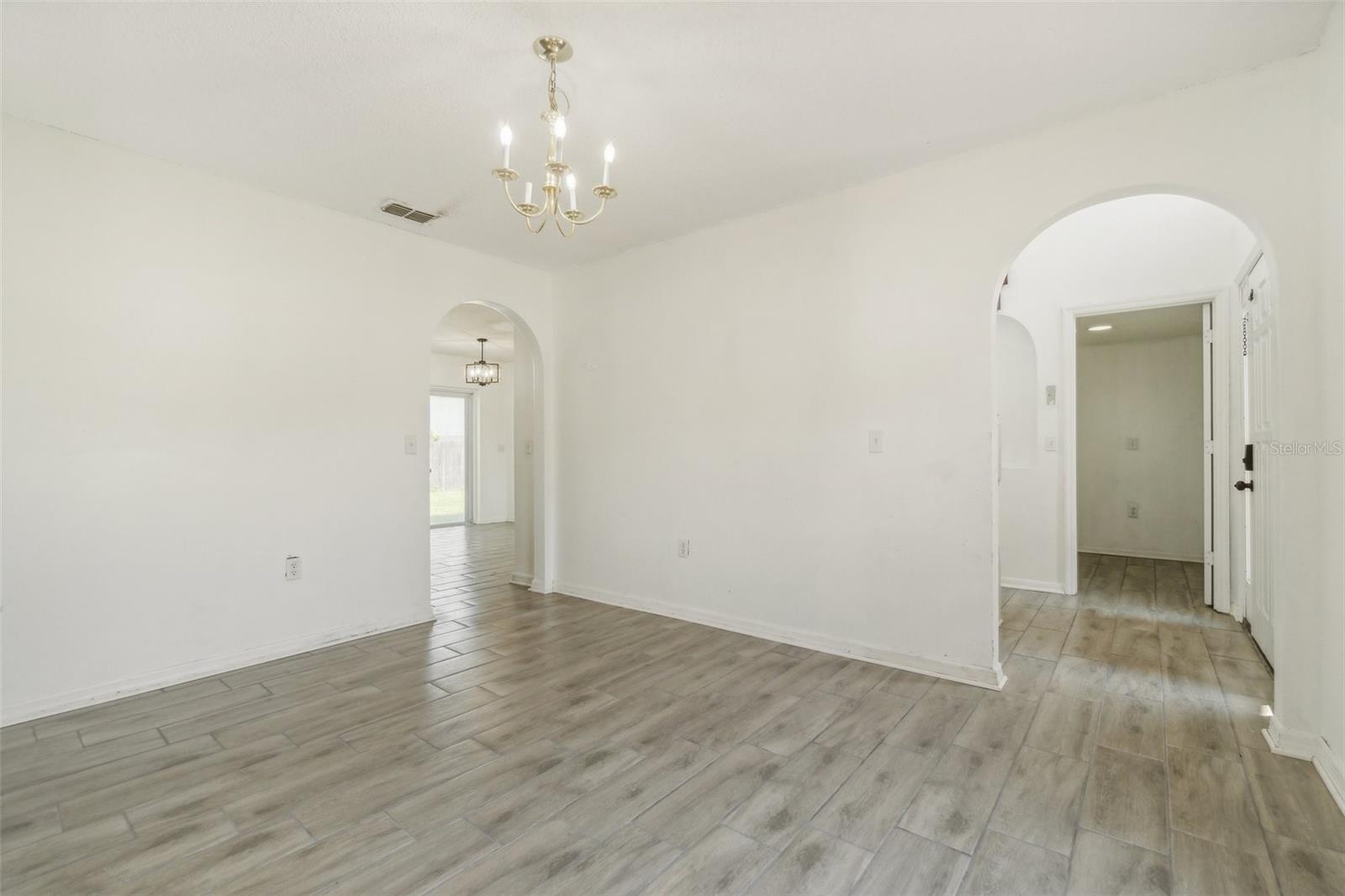 Image 17 of 51 For 4911 Daryl Court