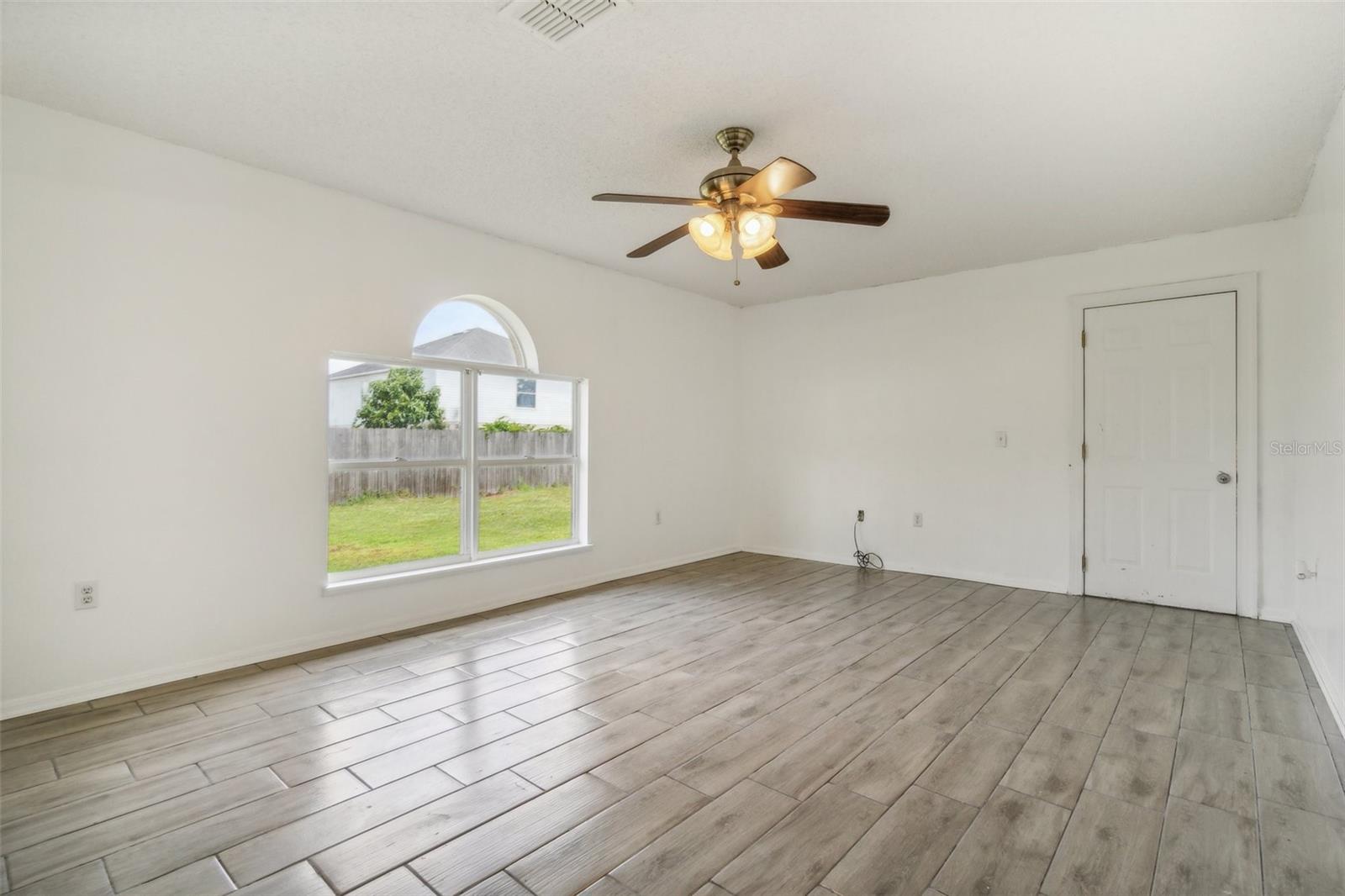 Image 6 of 51 For 4911 Daryl Court