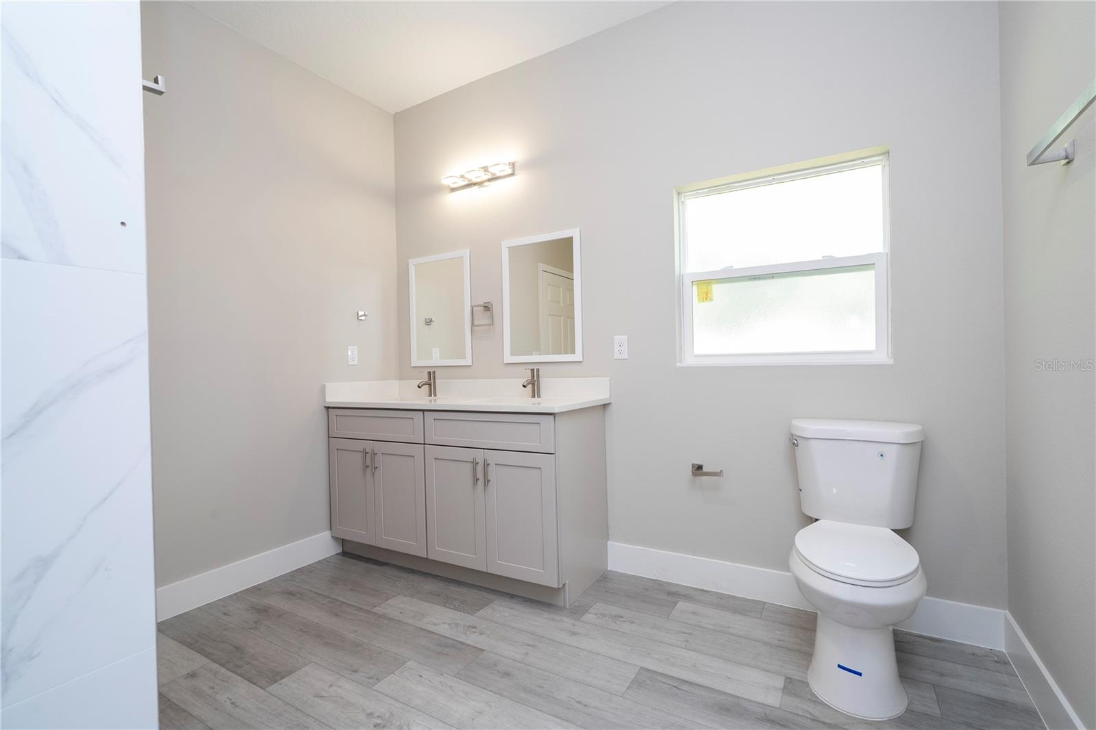 Image 27 of 45 For 7916 Granada Road