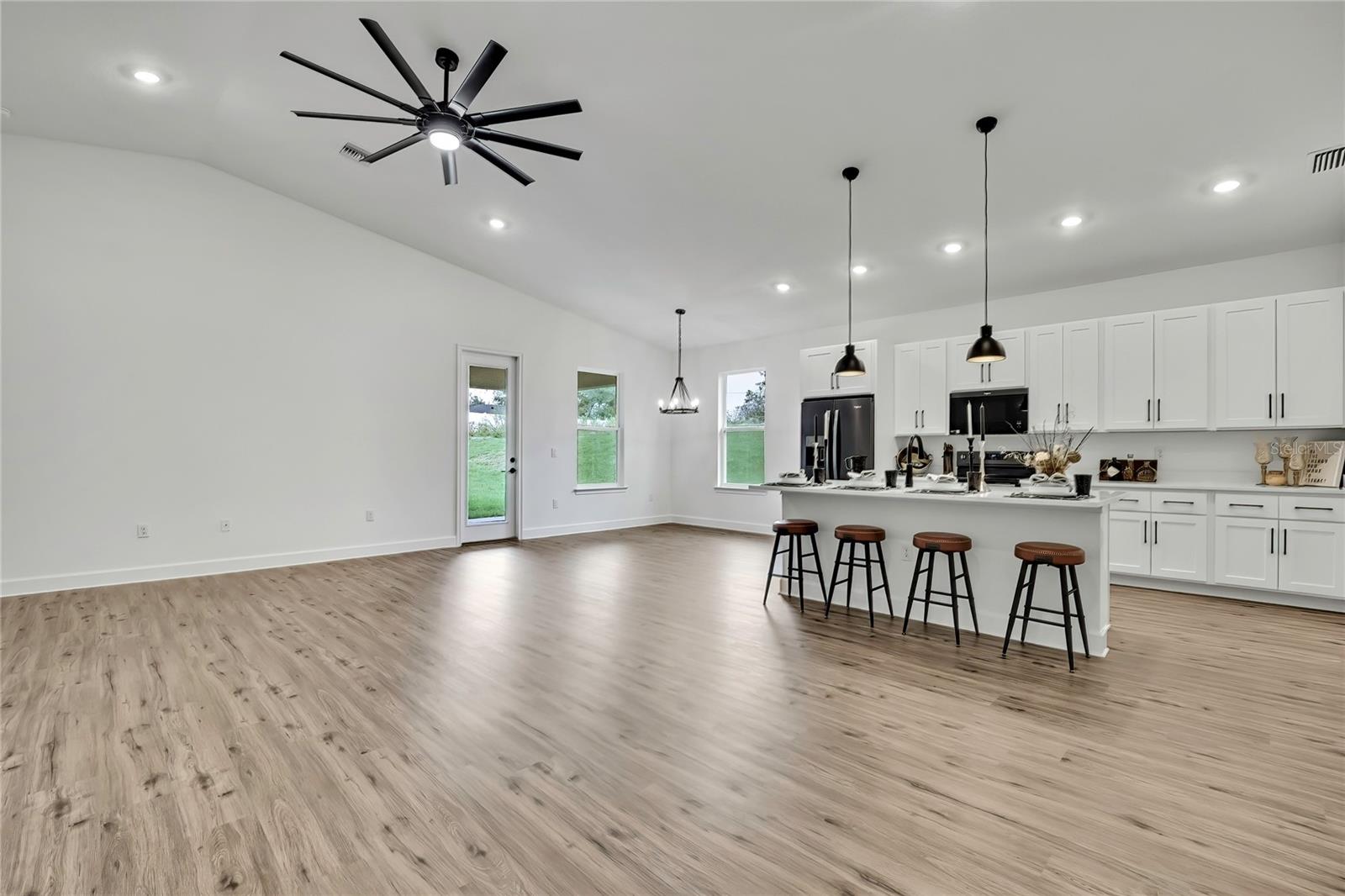 Image 4 of 55 For 7073 Orinoco Road