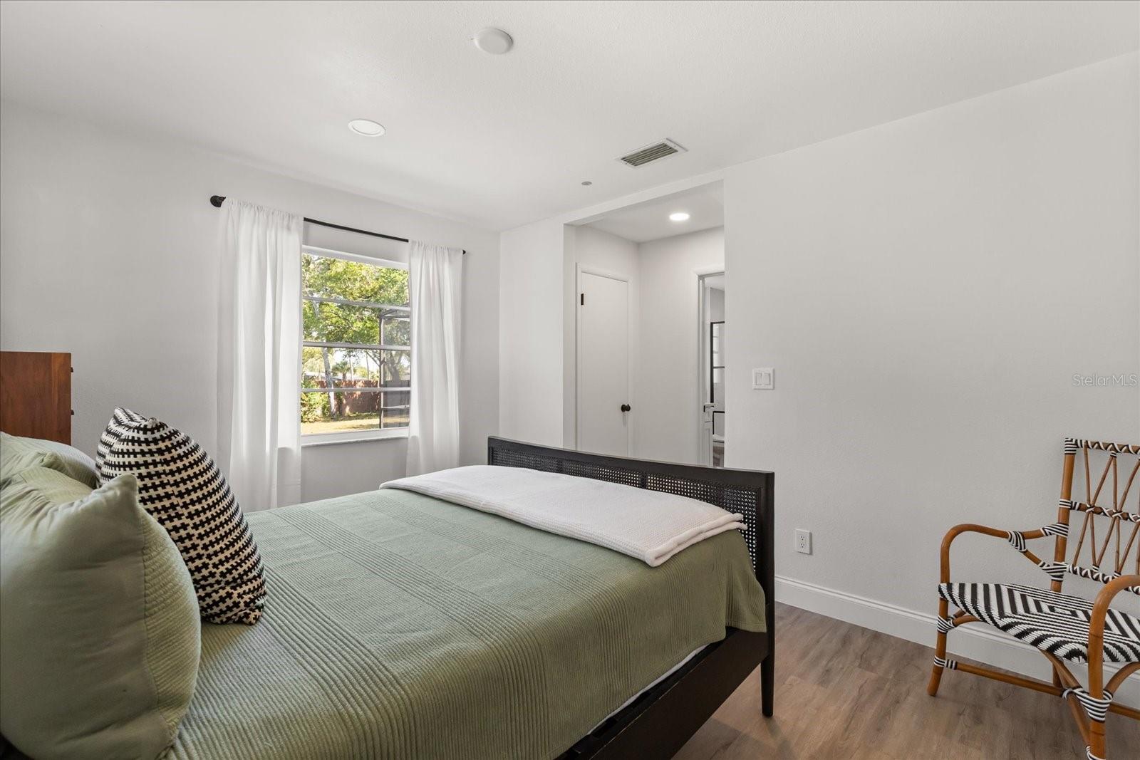 Image 37 of 59 For 448 Village View Lane