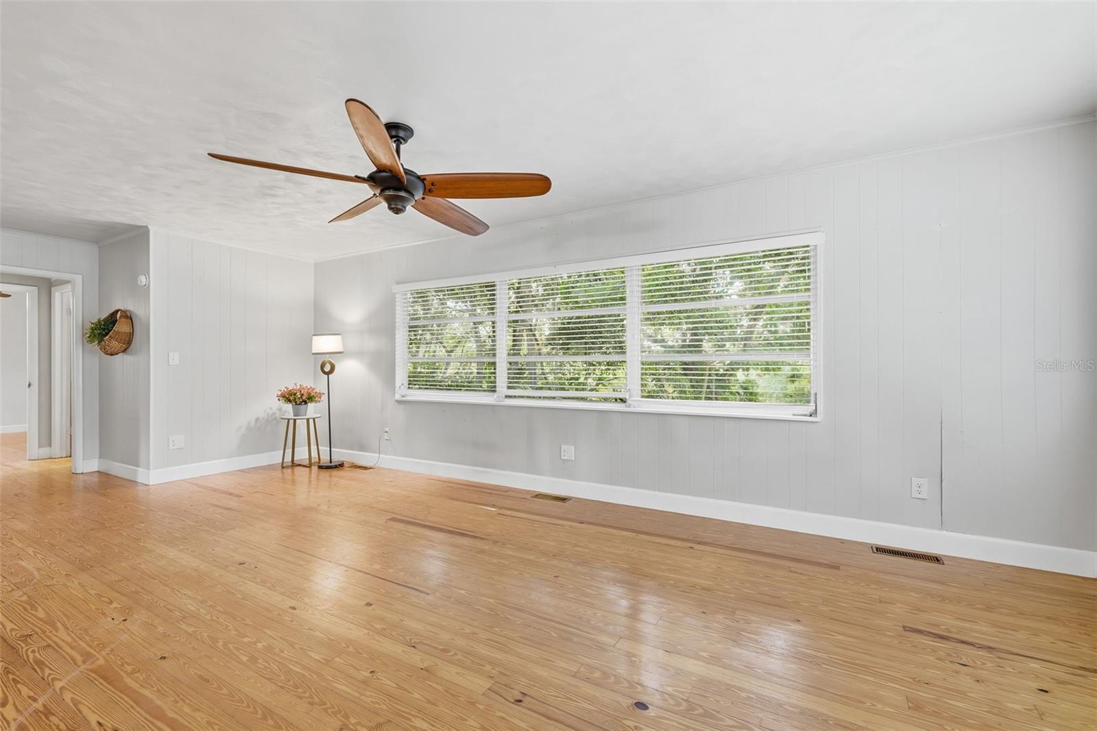 Image 13 of 83 For 1920 Normandy Drive