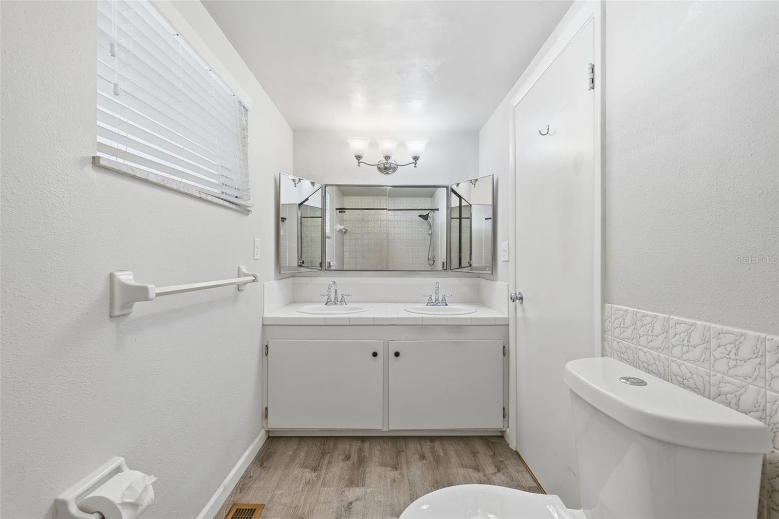 Image 28 of 83 For 1920 Normandy Drive