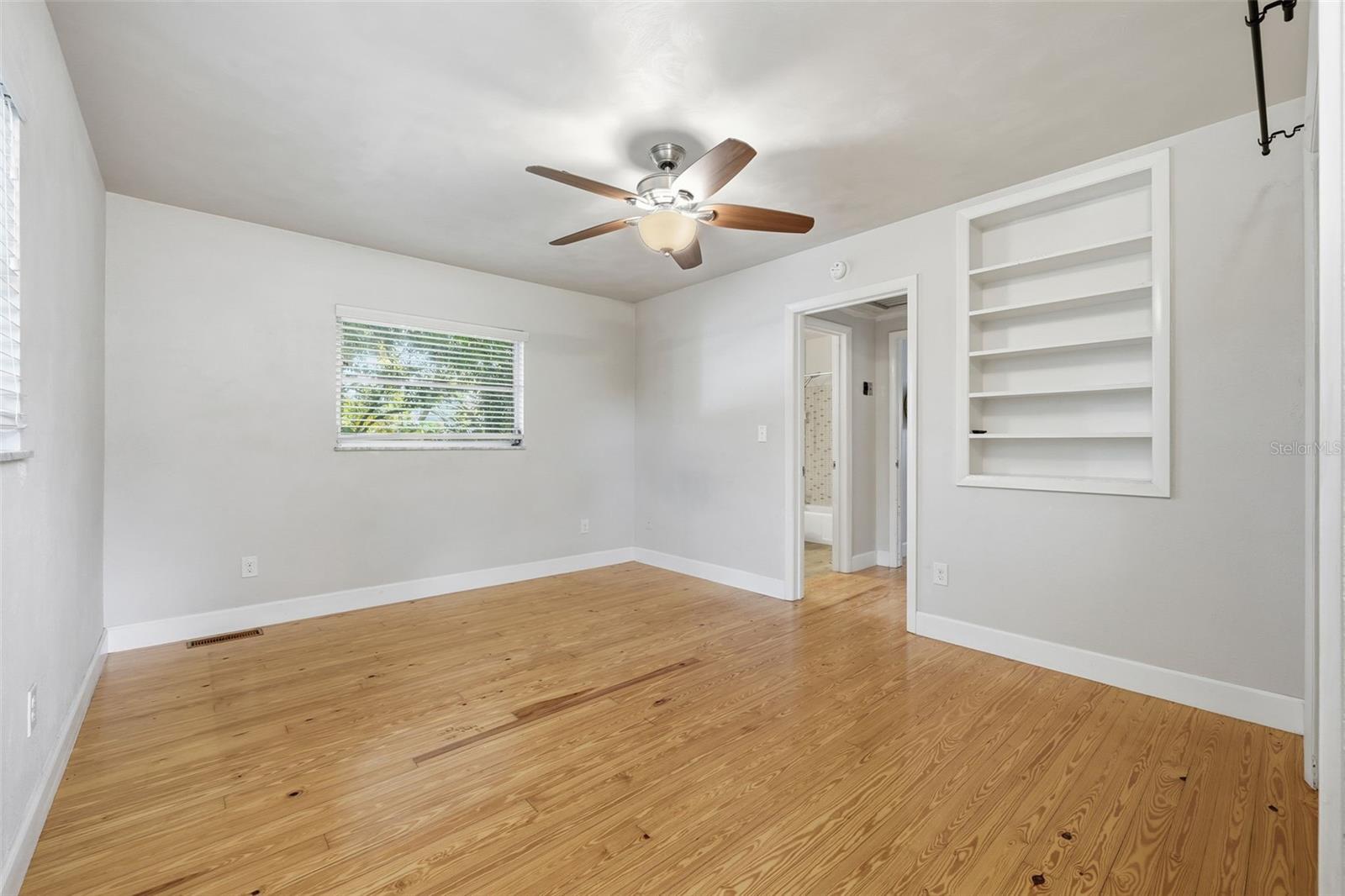 Image 33 of 83 For 1920 Normandy Drive